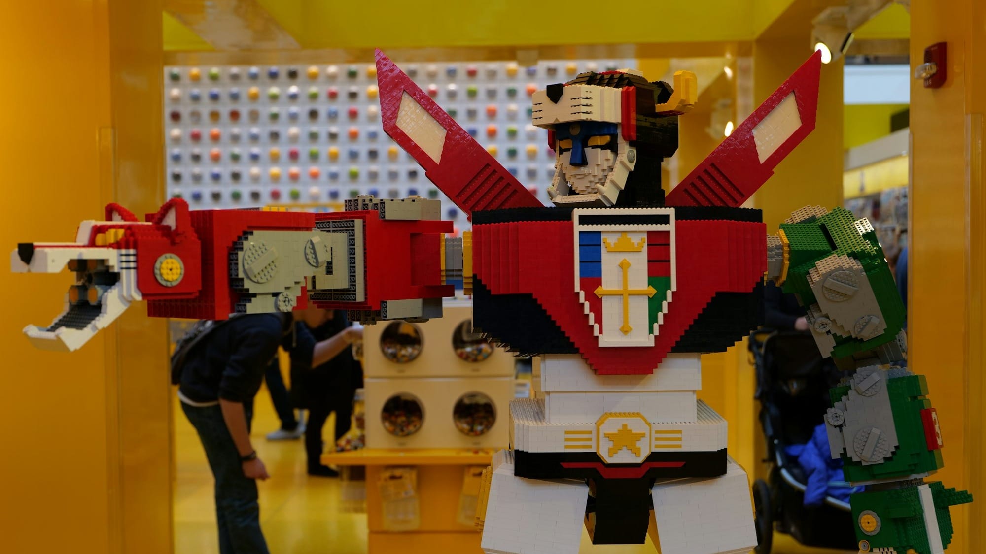 Hasbro, Amazon MGM to make Voltron movie toys
