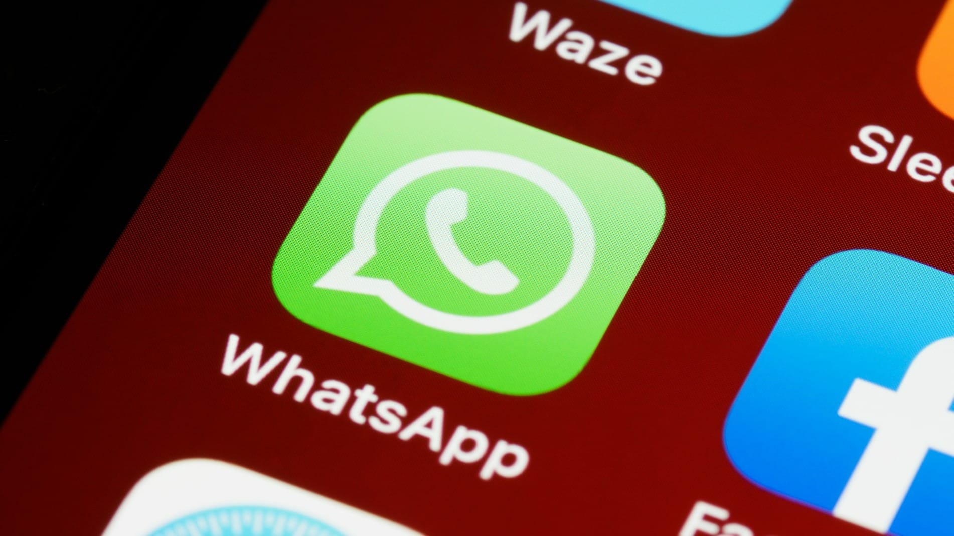 Meta opens WhatsApp to rival AI chatbots ... temporarily, in Europe