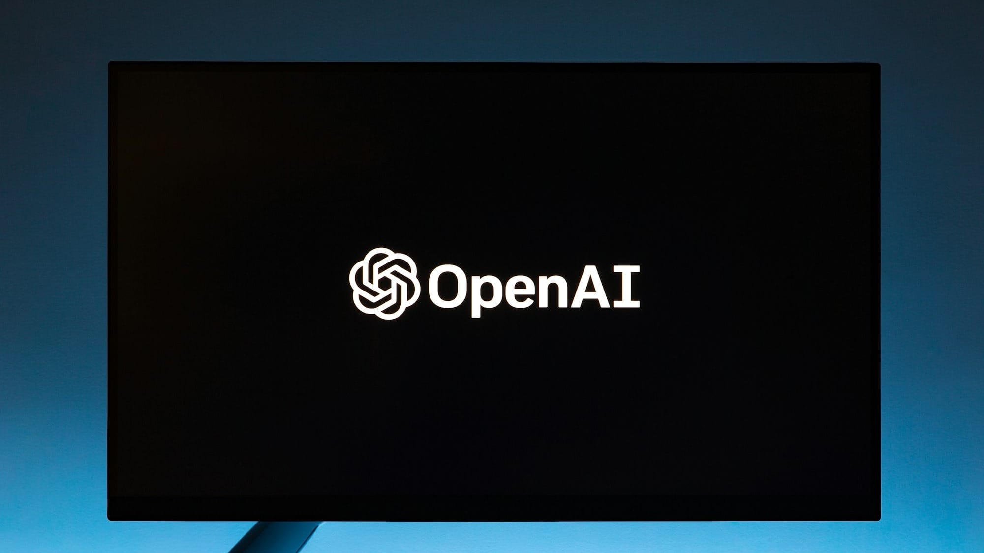 OpenAI hardware chief quits over Pentagon deal