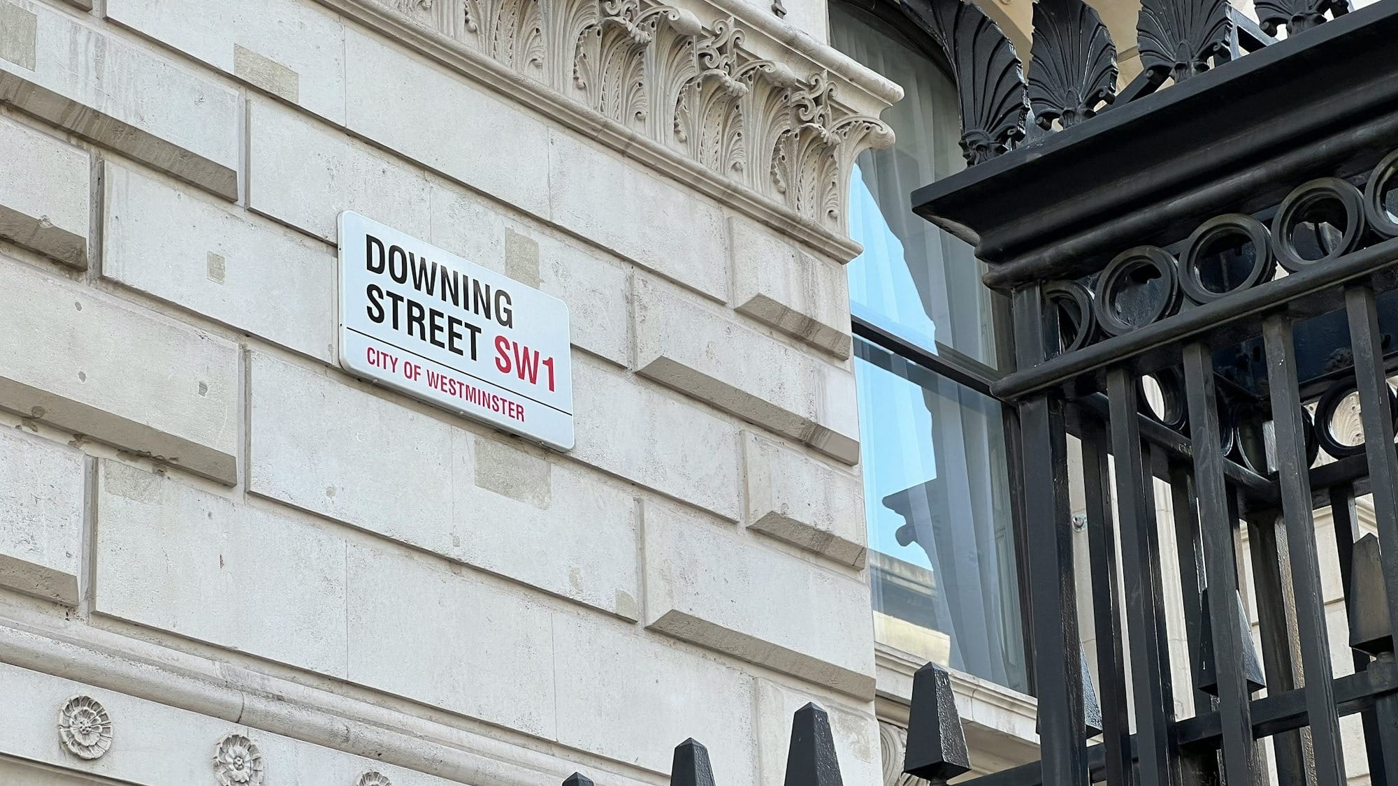 UK government courts Anthropic with London office and dual listing offer