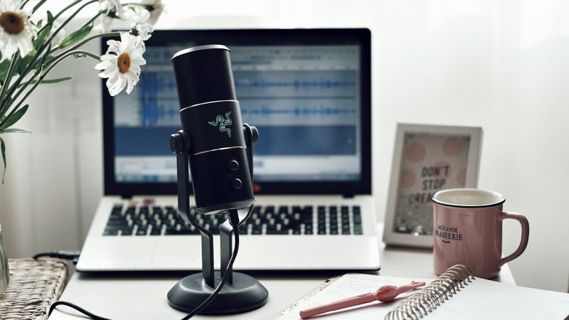 Clip farms turn podcast snippets into a marketing industry post image