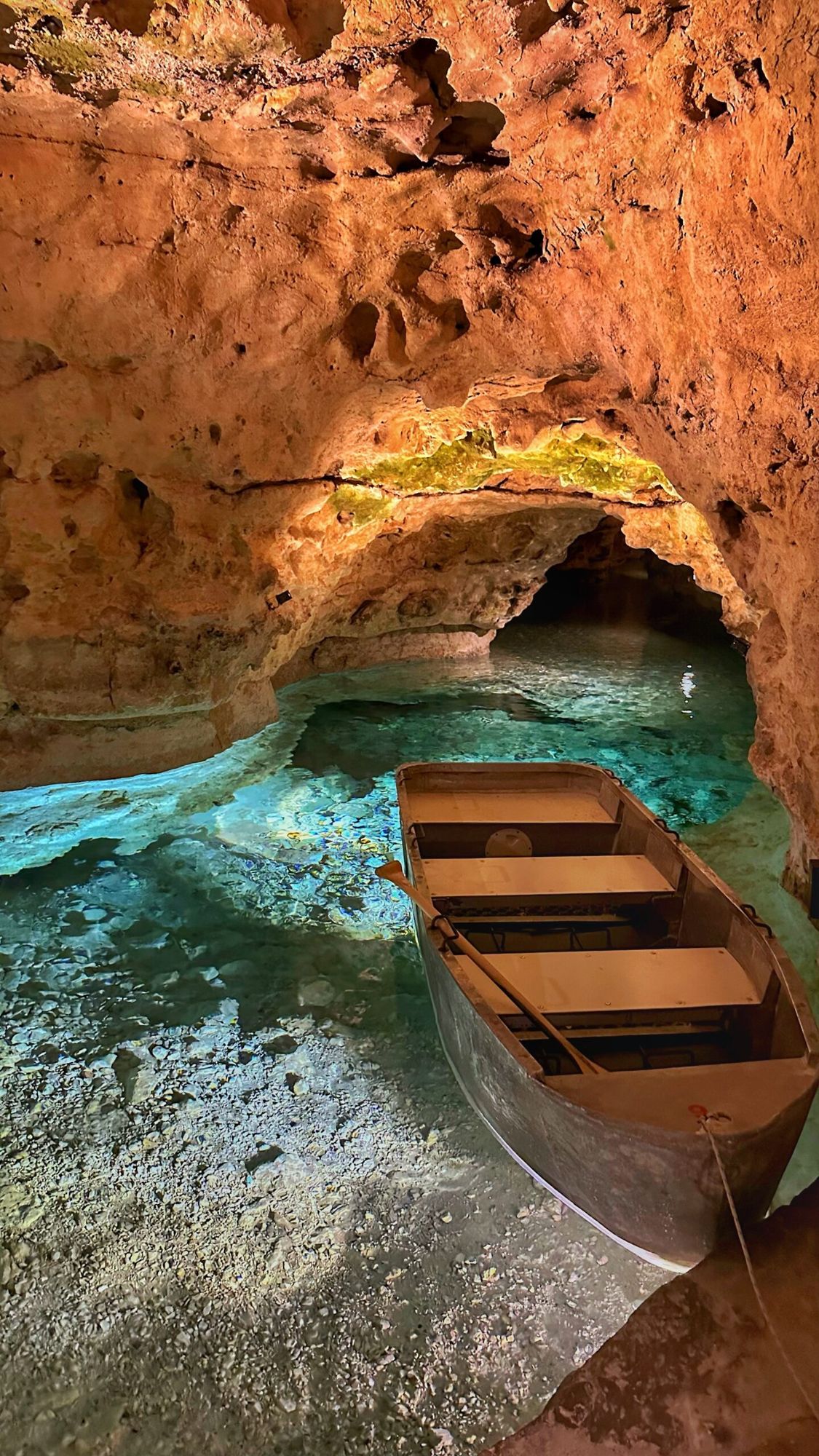 Zaveslaj po špiljskom jezeru Istaknuta slika objave