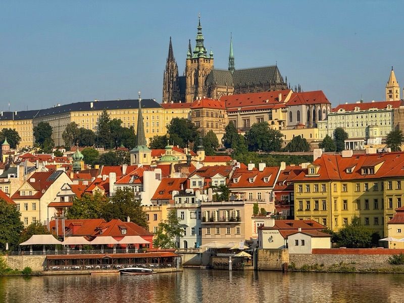 Vodič kroz Prag- planiranje, prijevoz, znamenitosti, gastro i korisni savjeti Istaknuta slika objave