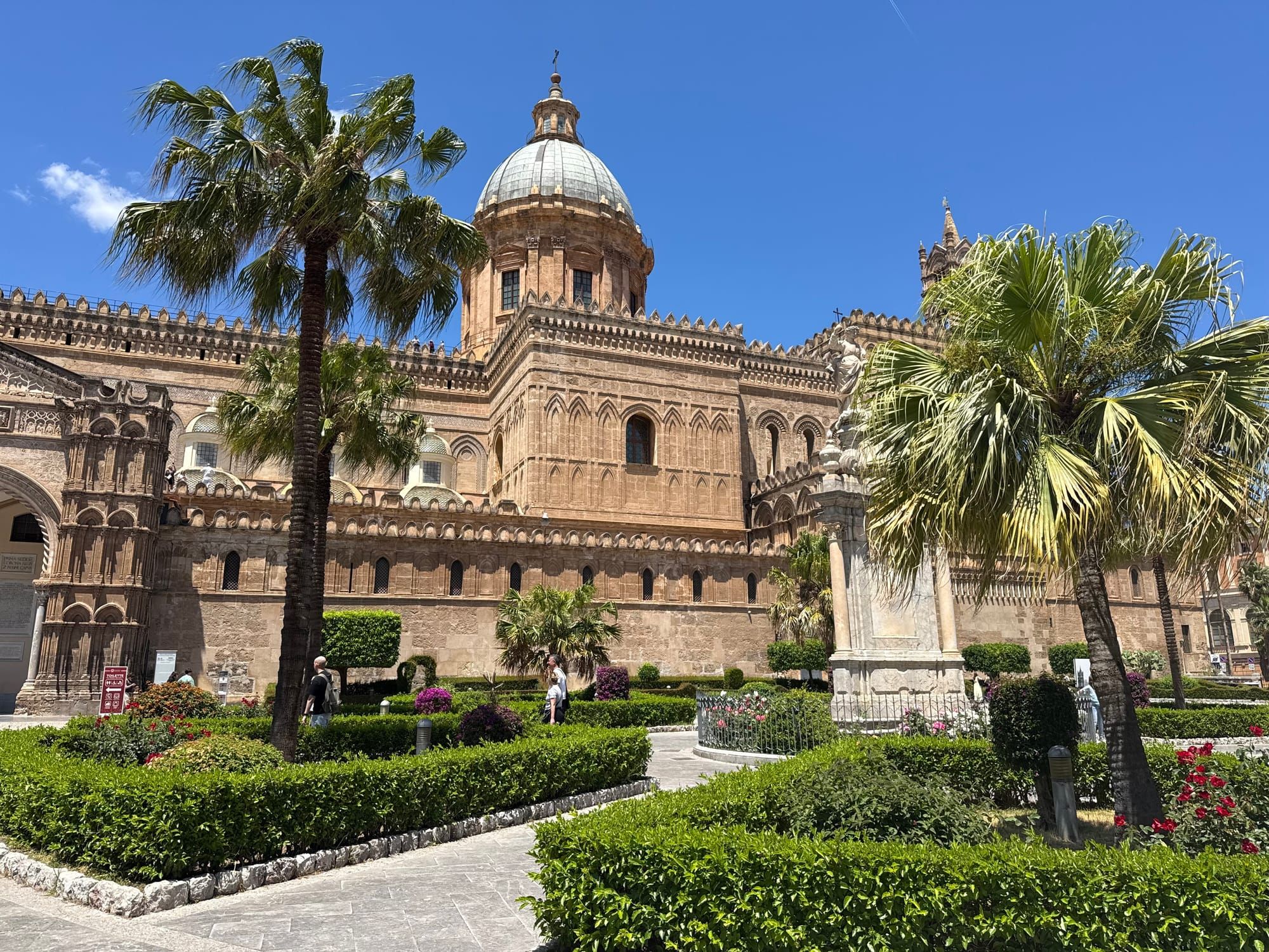 Do Sicilije za 20 eura: kompletan vodič za Palermo, Cataniu, Taorminu i Cefalu bez auta Slika objave