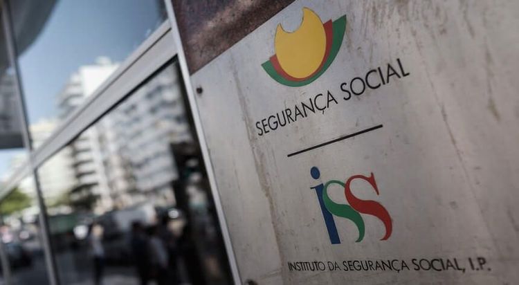 Как подать декларацию в Segurança Social, если работаешь по Recibo Verde в Португалии
