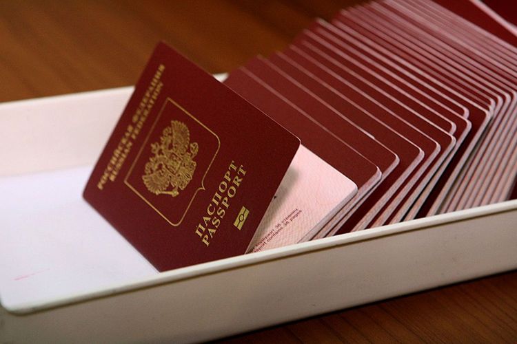 МИД РФ может ограничить выдачу и замену документов за рубежом