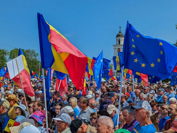 легче всего получить гражданство россиянам 