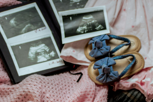 Initial consent does not rule out the exploitation of surrogate mothers