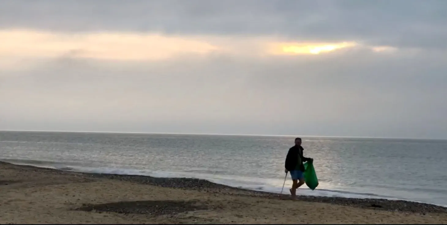 The beach clean-up crusader