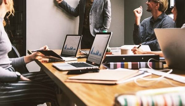 Trouvez les entreprises qui recrutent des Tech