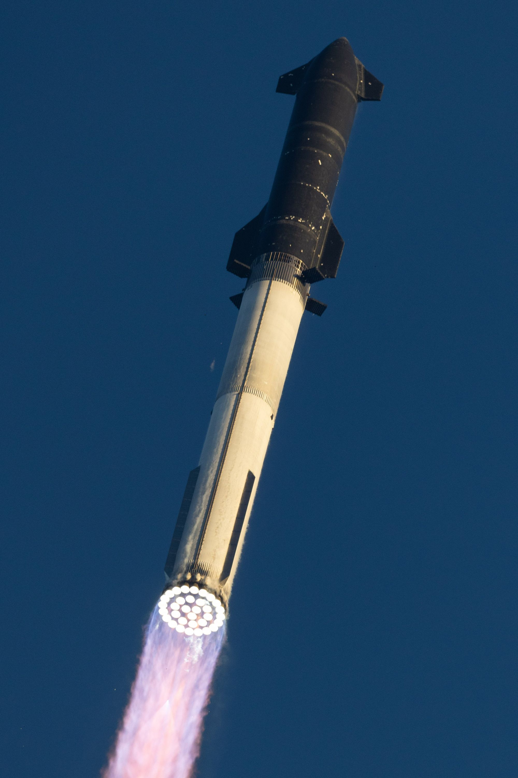 Starship-Super Heavy during first stage flight with Ship 25 and Booster 9. ©SpaceX