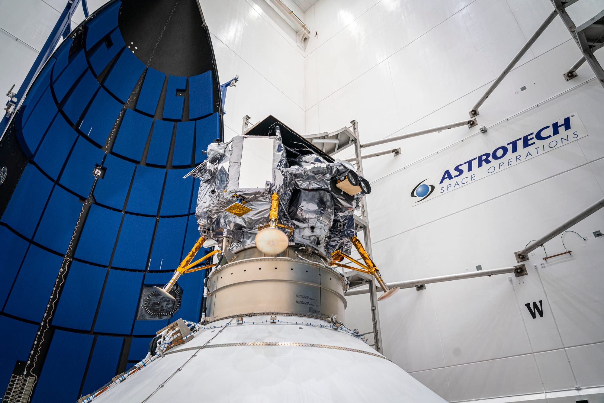 Astrobotic's Peregrine lunar lander during encapsulation into Vulcan-Centaur's fairing. ยฉUnited Launch Alliance