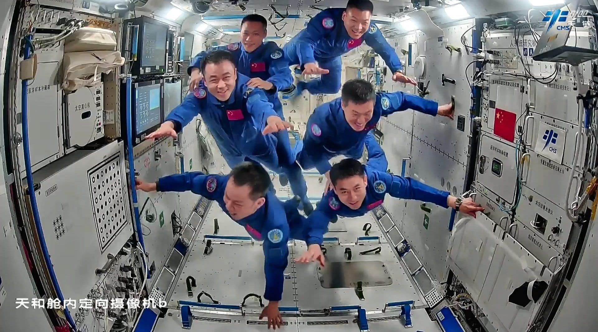 The Shenzhou-17 and 18 crews floating through the Tianhe module; Jiang Xinlin (top left), Tang Shengjie (middle left), Tang Hongbo (bottom left), Li Guangsu (top right), Li Cong (middle right), and Ye Guangfu (bottom right). ©China Manned Space Agency