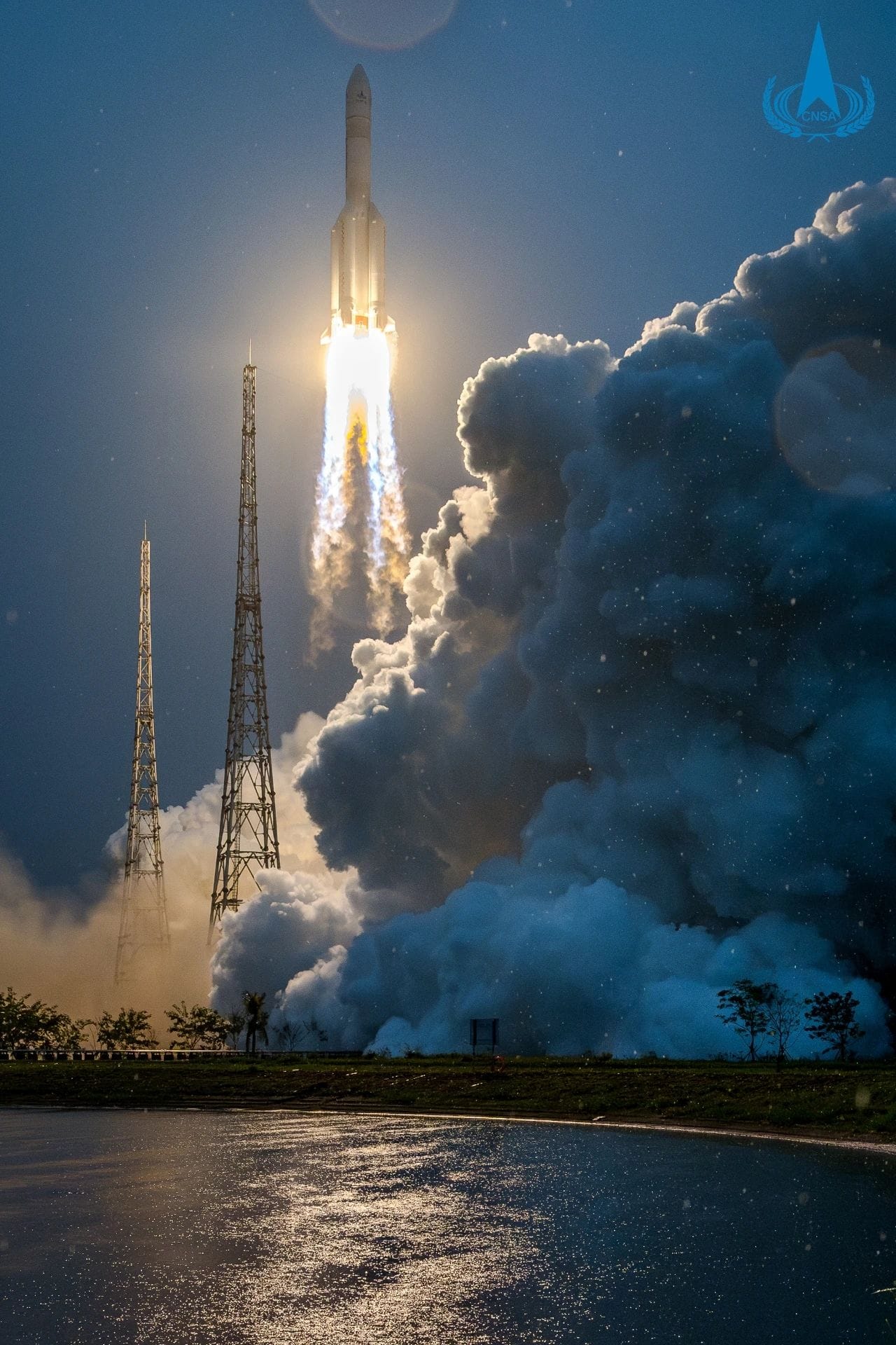 The Long March 5 Y8 vehicle lifting off from LC-101 at the Wenchang Space Launch Site carrying Chang'e 6. ©China National Space Administration