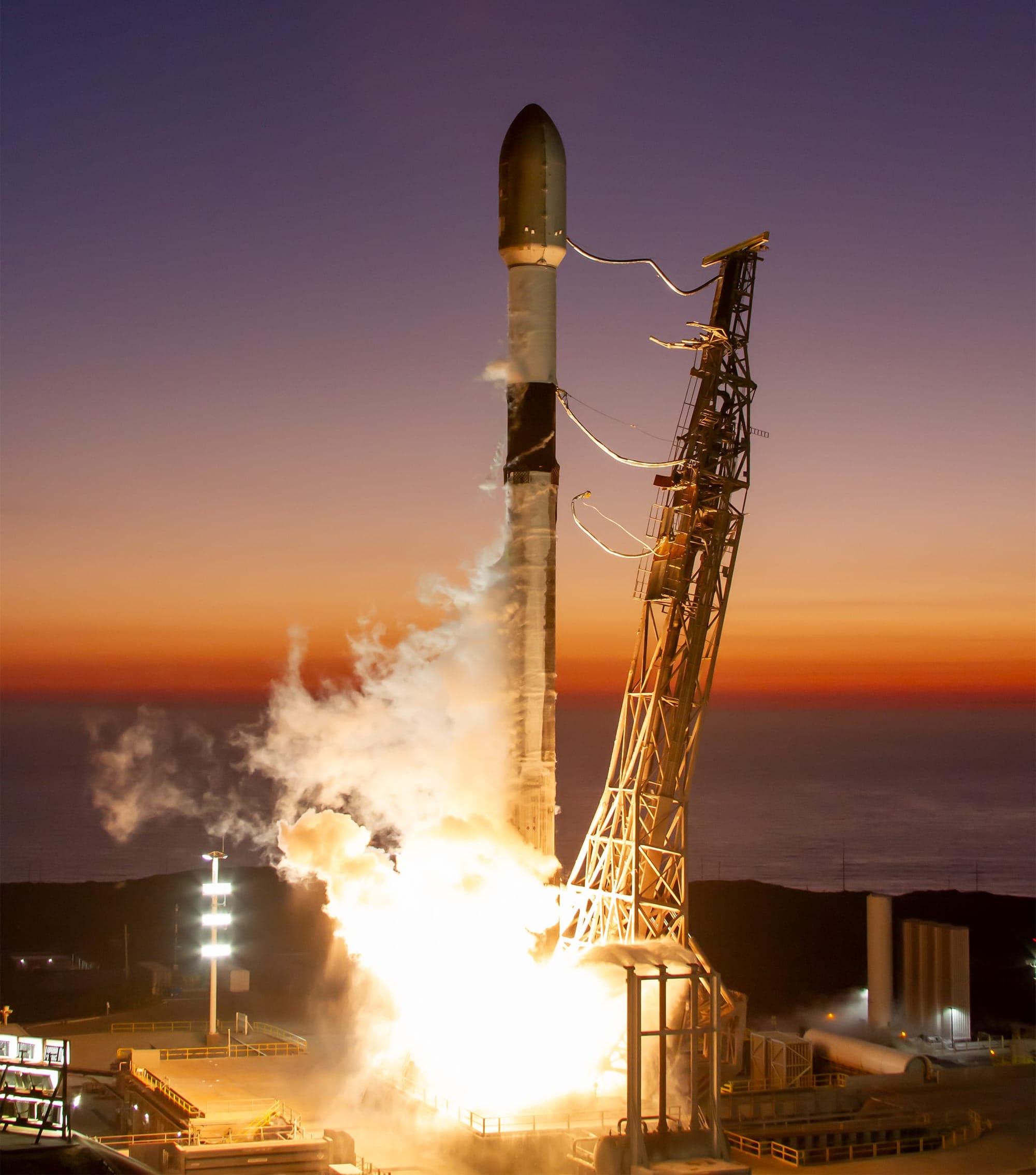 Falcon 9 lifting off from Space Launch Complex 4E for Starlink Group 9-2. ©SpaceX
