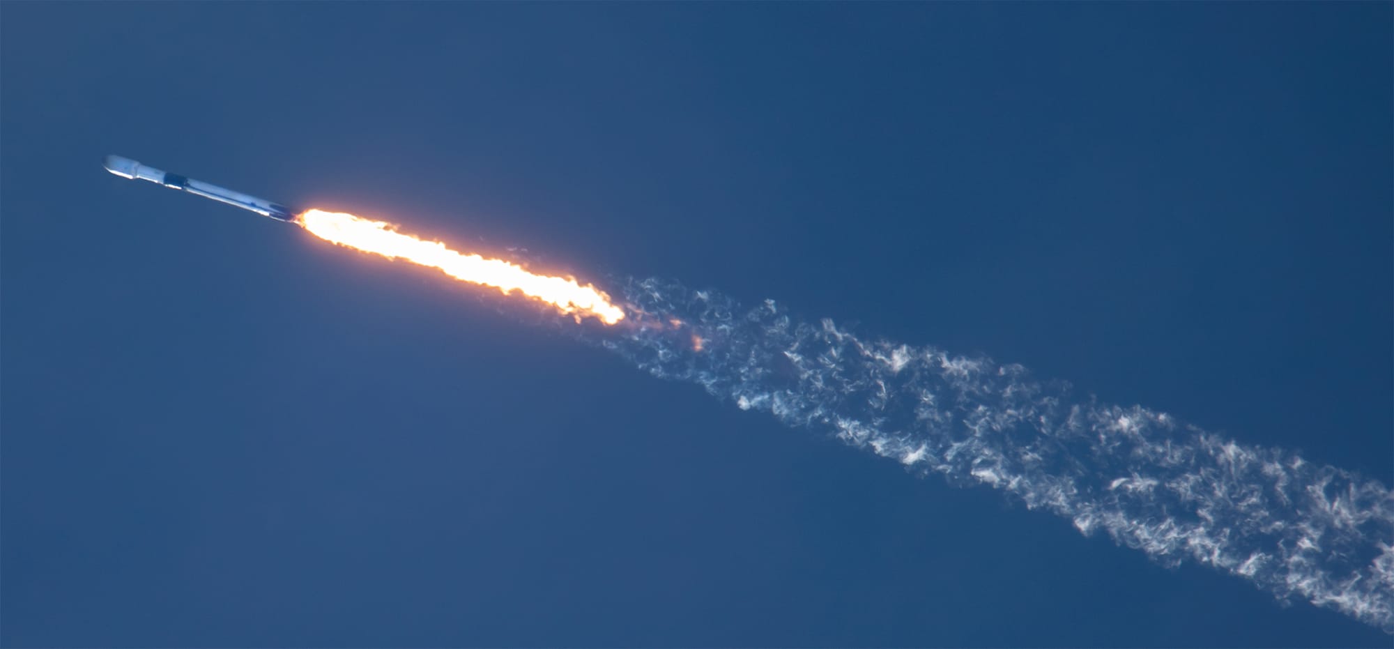 Falcon 9 during first-stage flight for the Starlink Group 11-11 mission. ©SpaceX