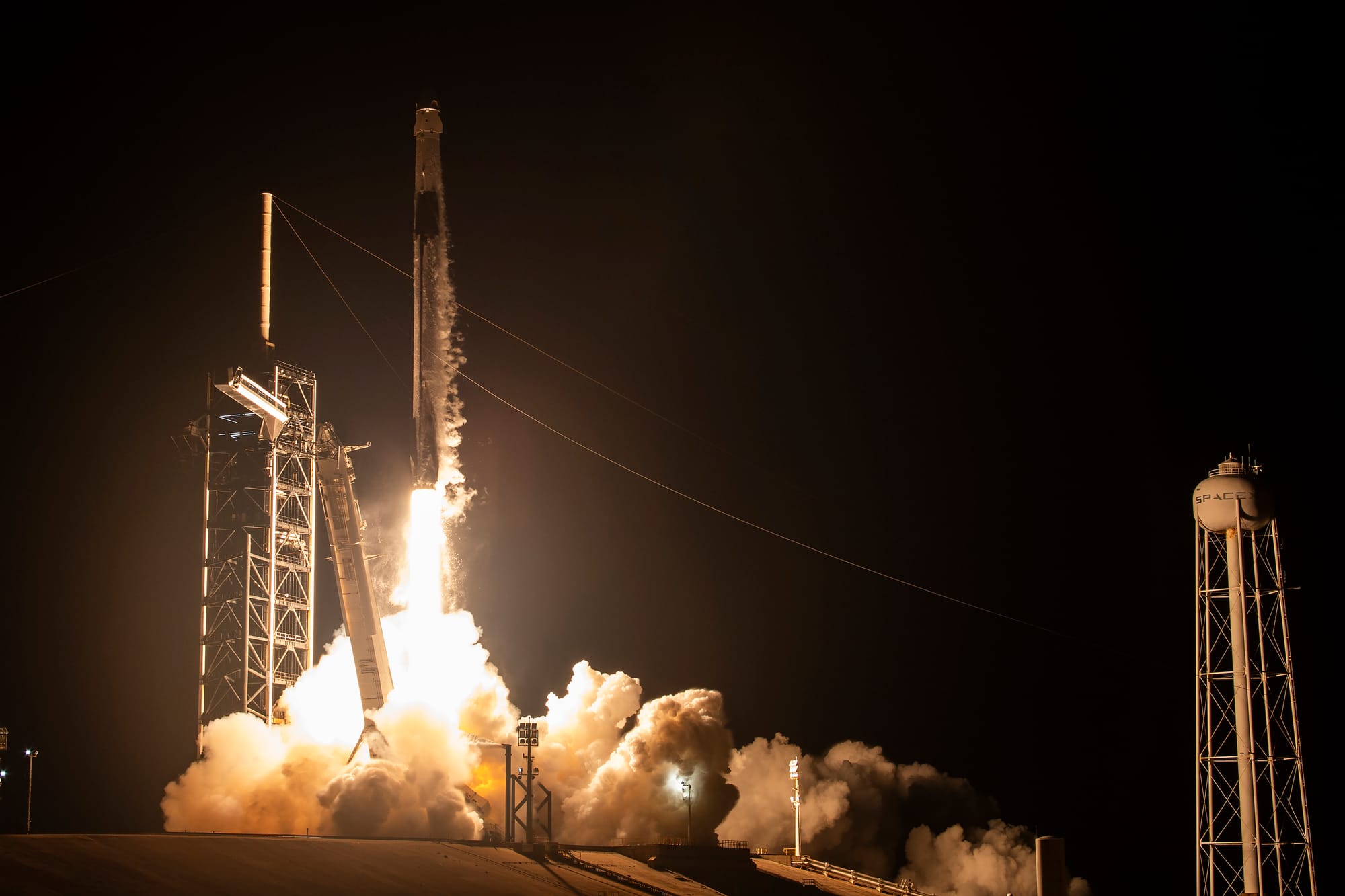 Falcon 9 lifting off from Launch Complex 39A for the Fram2 mission. ©SpaceX