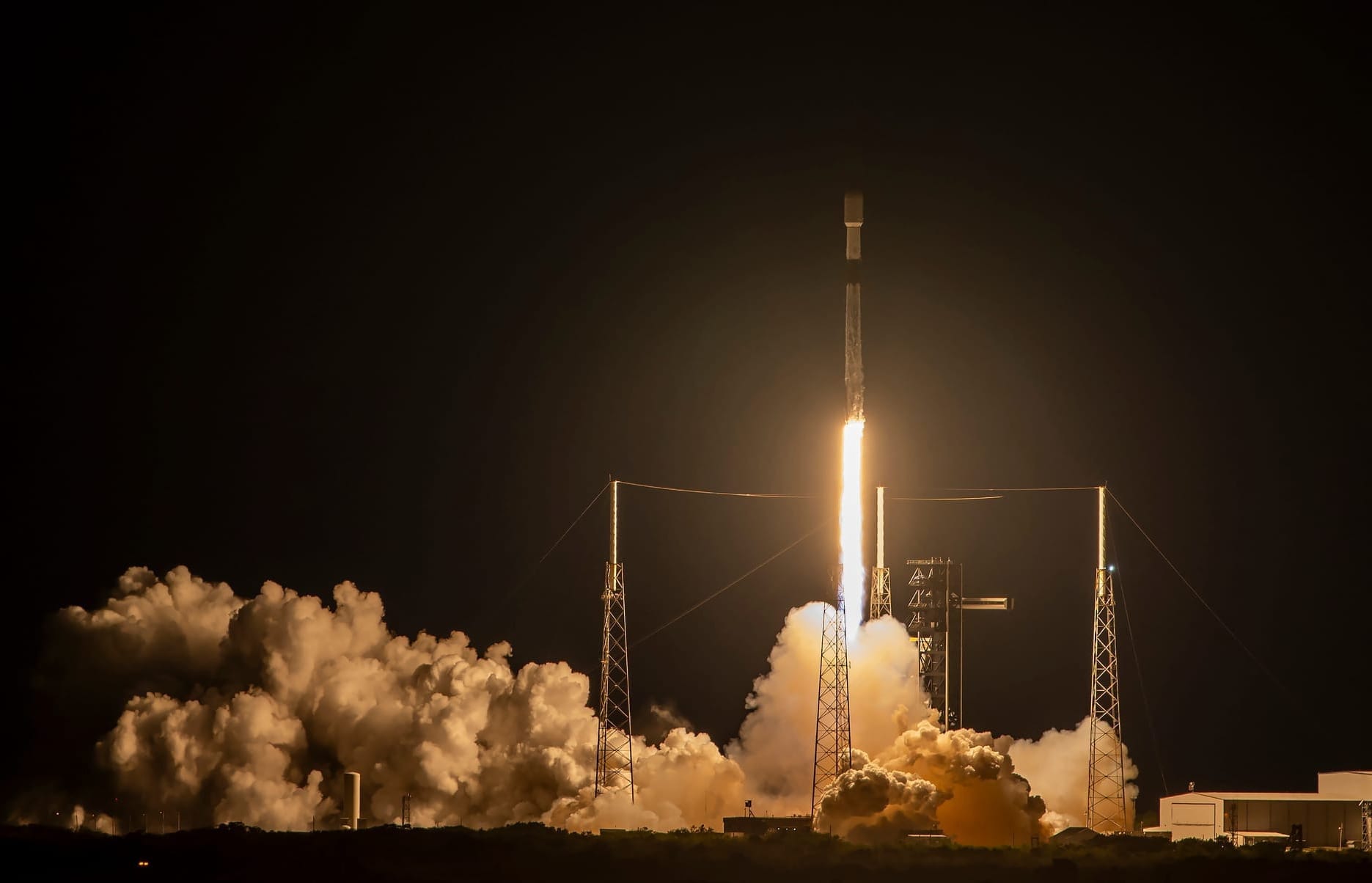 Falcon 9 lifting off from Space Launch Complex 40 for the Starlink Group 6-73 mission. ©SpaceX