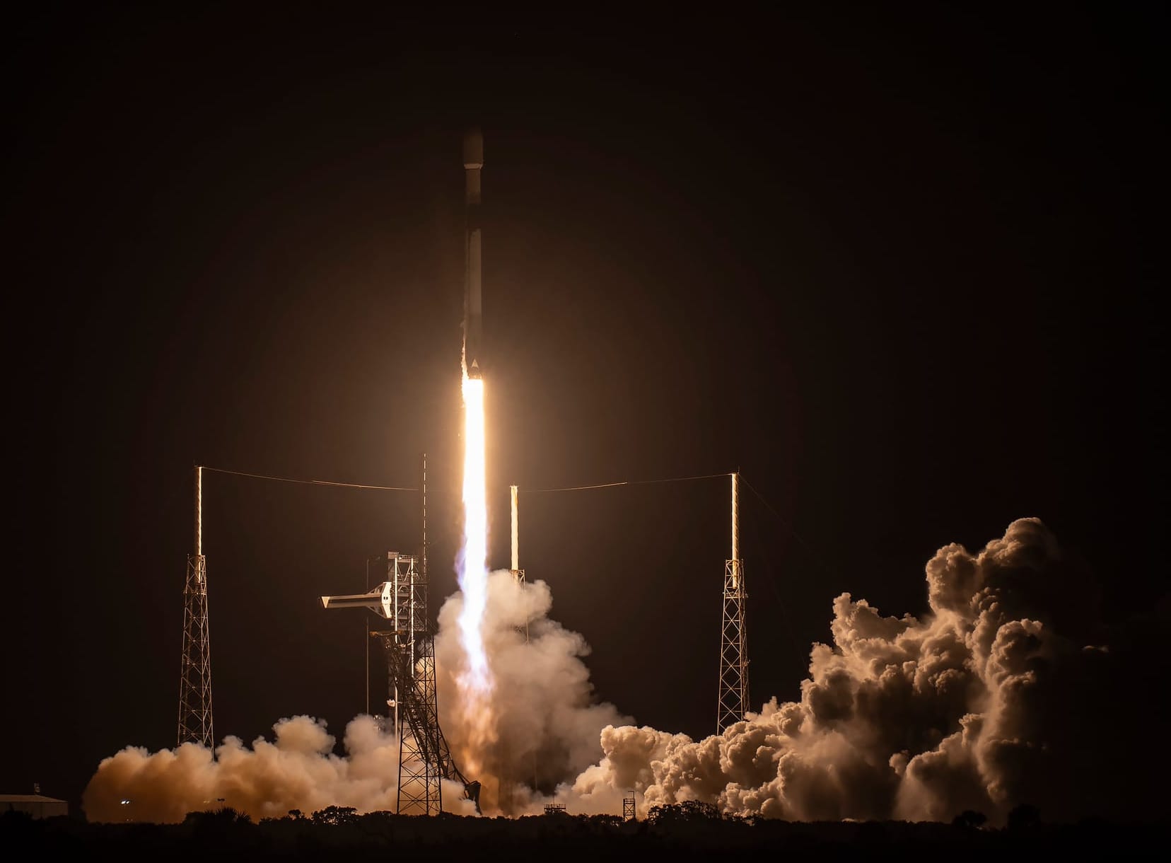 Falcon 9 lifting off from Space Launch Complex 40 for the Bangwagon-3 mission. ©SpaceX