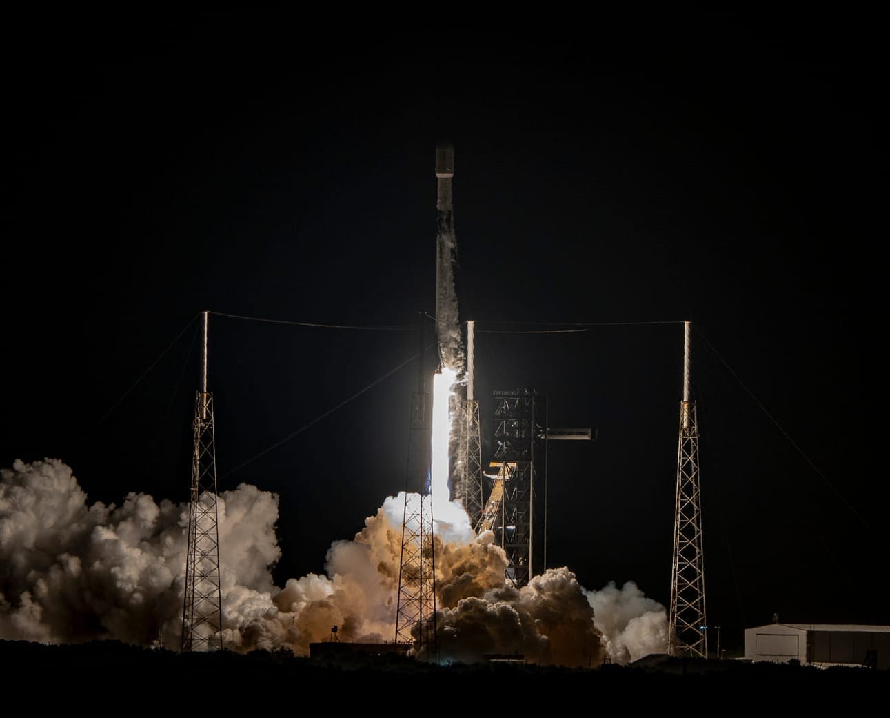 Falcon 9 lifting off from Space Launch Complex 40 for the Starlink Group 6-74 mission. ©SpaceX