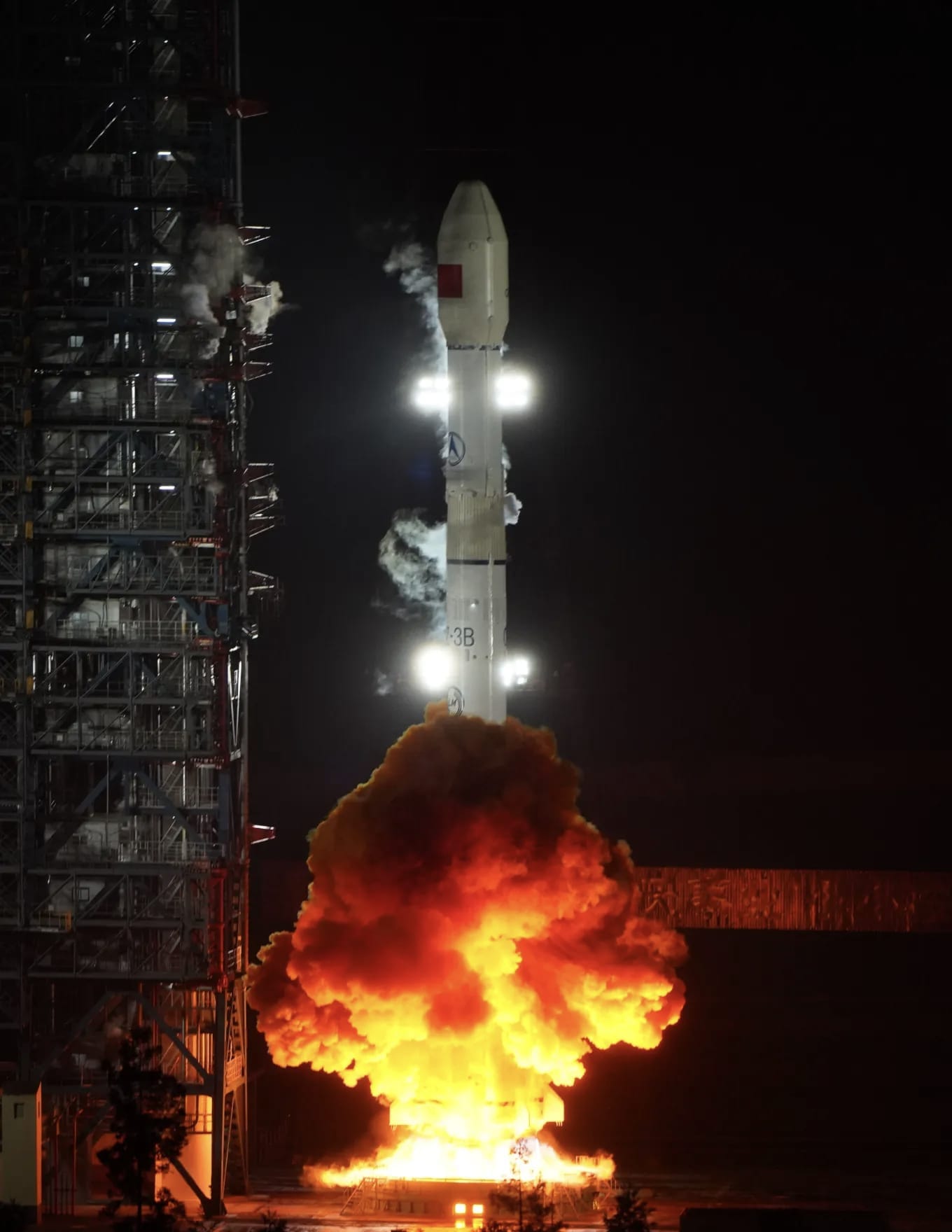 The Long March 3B/E blasts off from the Xichang Satellite Launch Center carrying ChinaSat-9C.