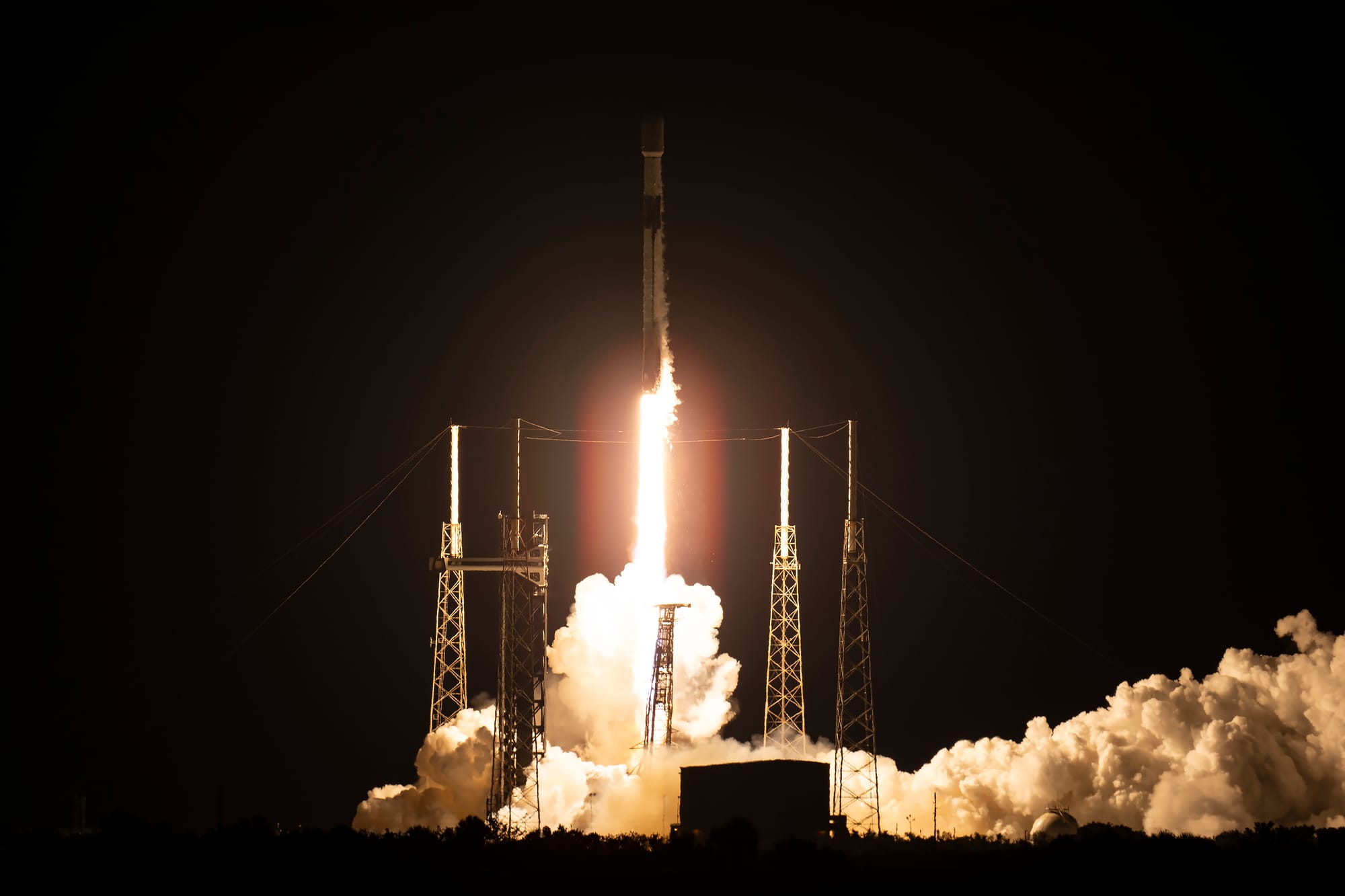 Falcon 9 lifting off from Space Launch Complex 40 for the Starlink Group 12-19 mission. ©SpaceX