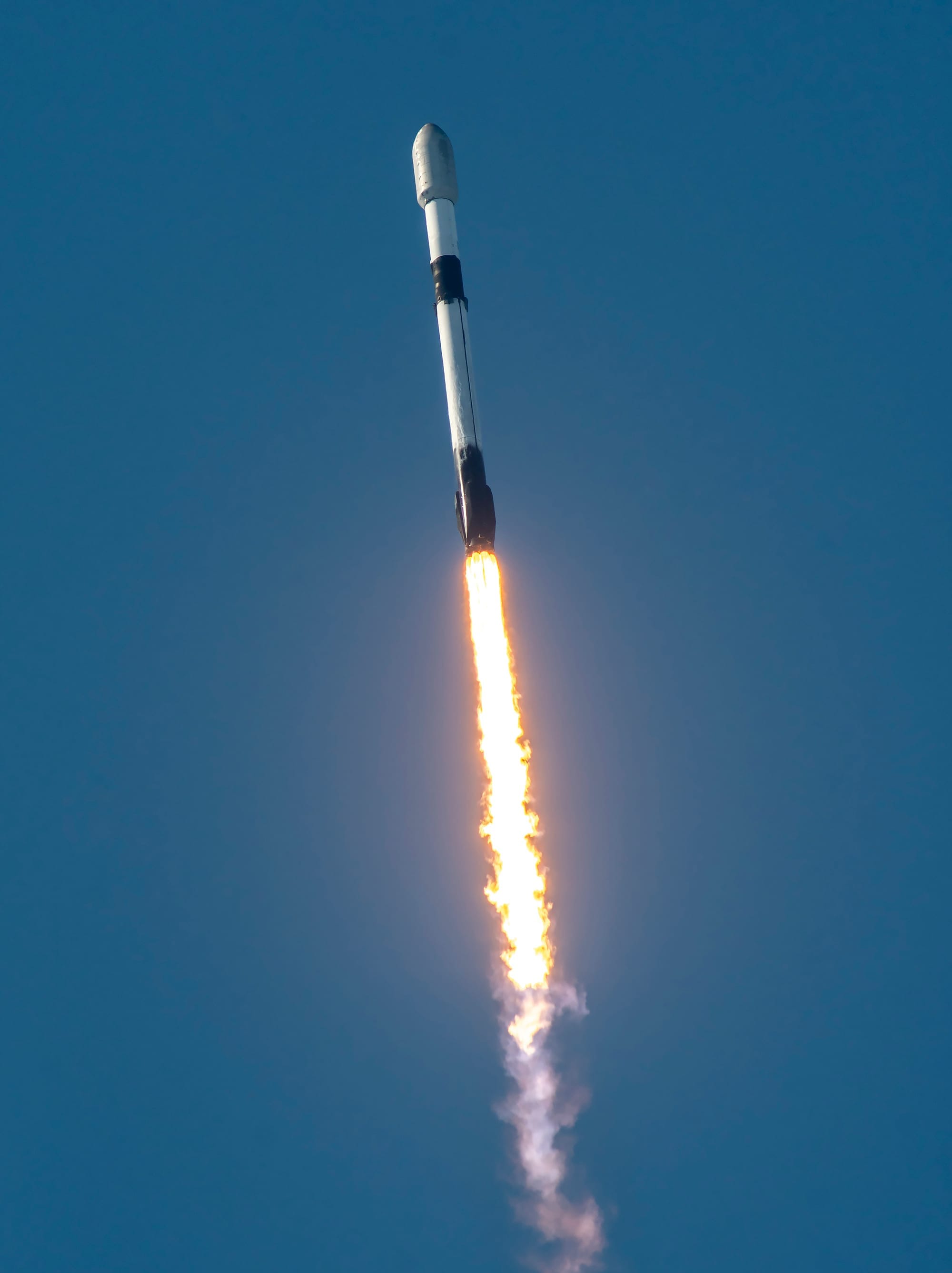 Falcon 9 during first-stage flight for the Starlink Group 12-24 mission. ©SpaceX