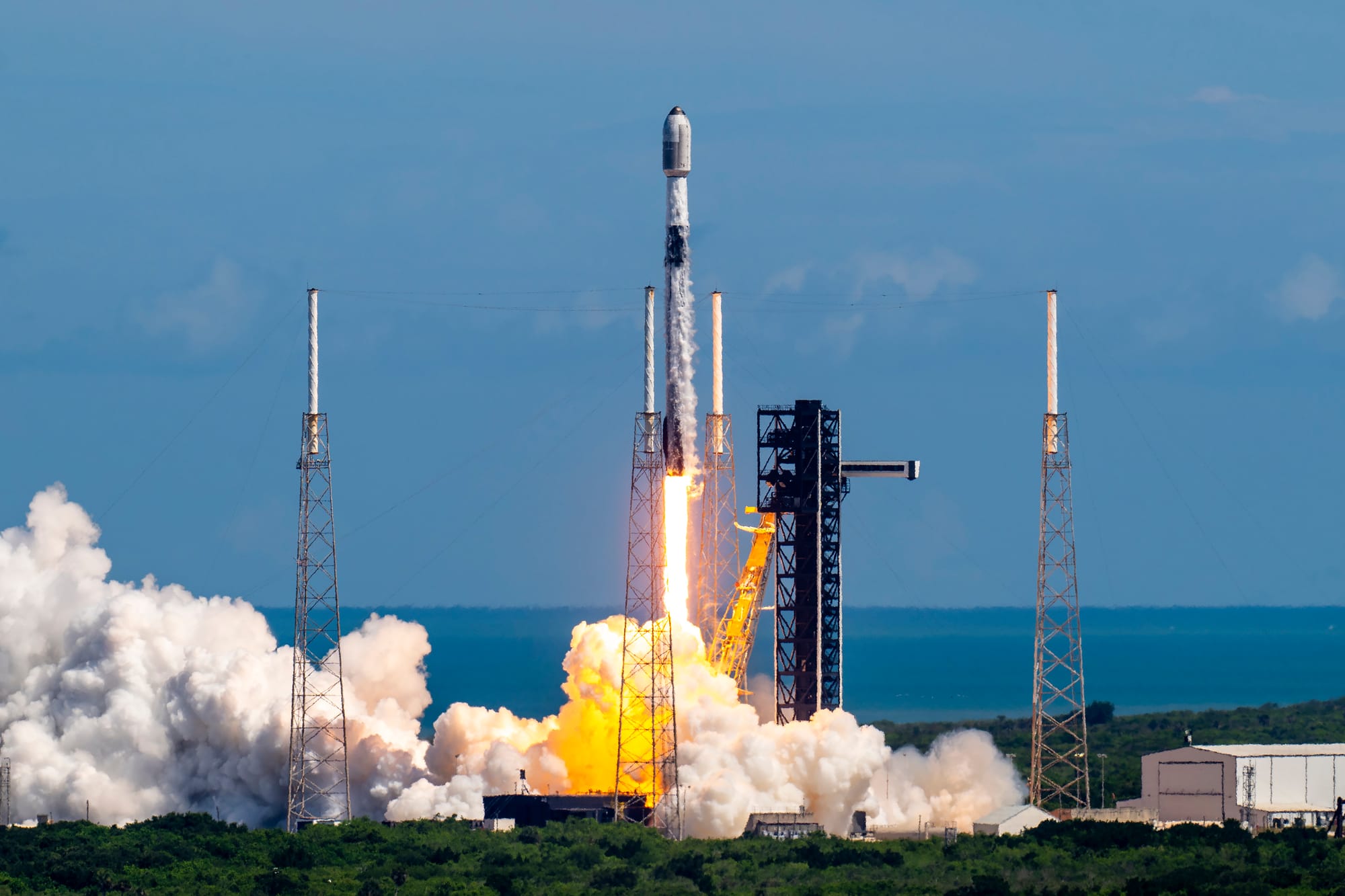 Falcon 9 lifting off from Space Launch Complex 40 for the Starlink Group 10-16 mission. ©SpaceX