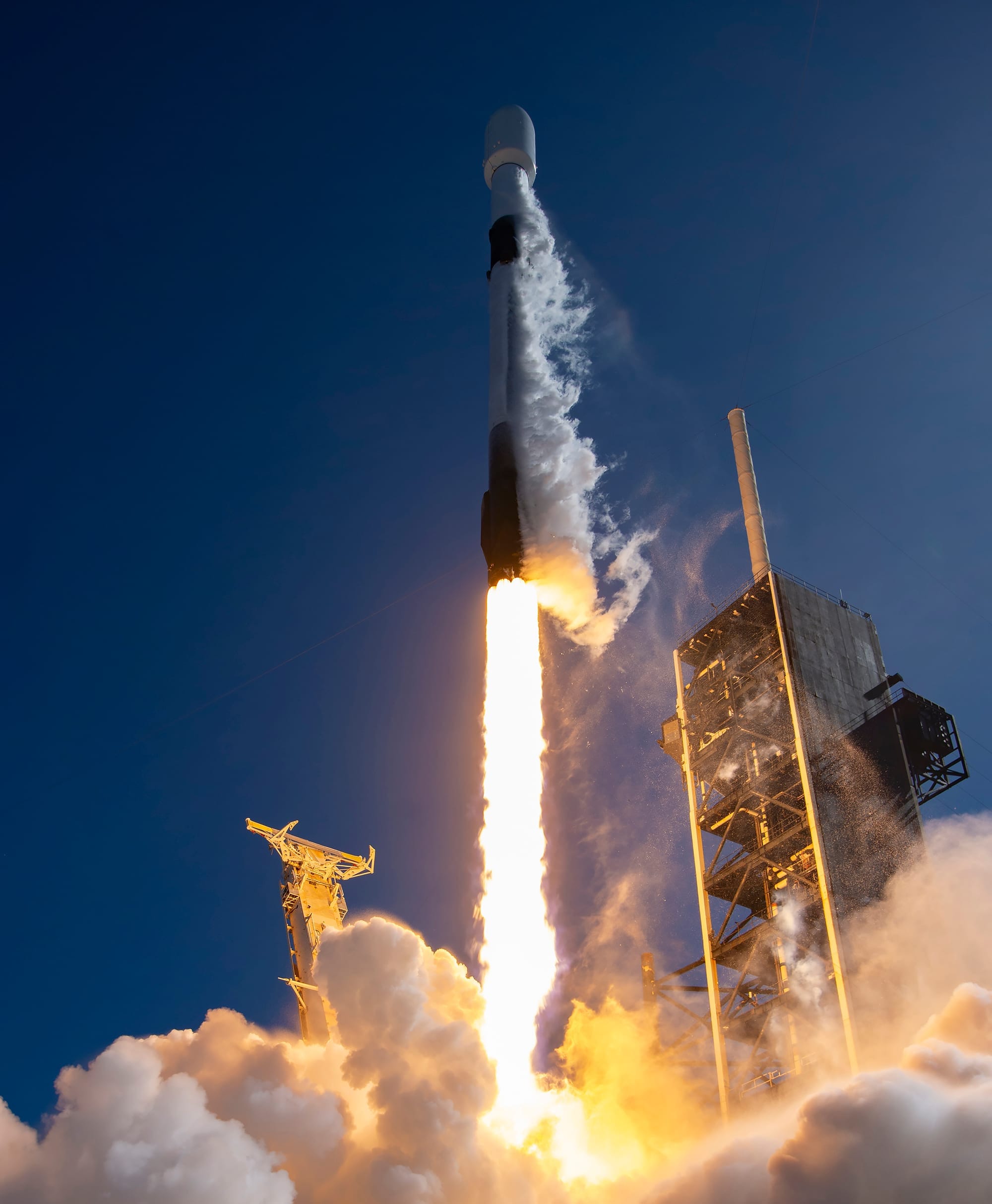 Falcon 9 lifting off from Launch Complex 39A carrying MTG-S1. ©SpaceX