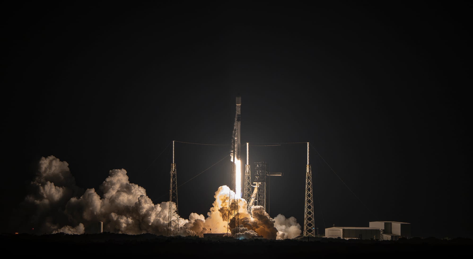 Falcon 9 lifting off from Space Launch Complex 40 for the Starlink Group 10-28 mission. ©SpaceX