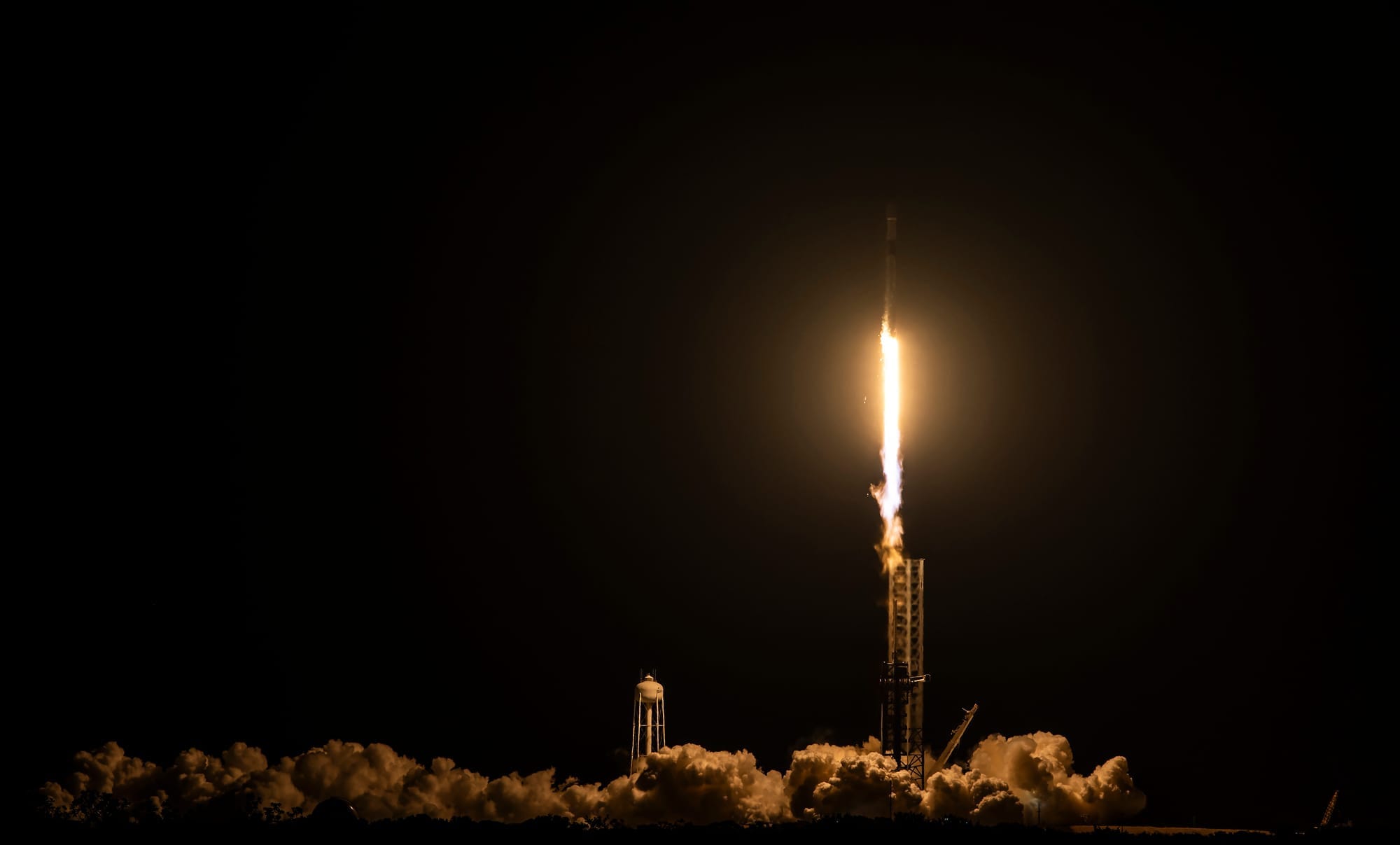 Falcon 9 lifts off from Launch Complex 39A for the Starlink Group 10-11 mission. ยฉSpaceX