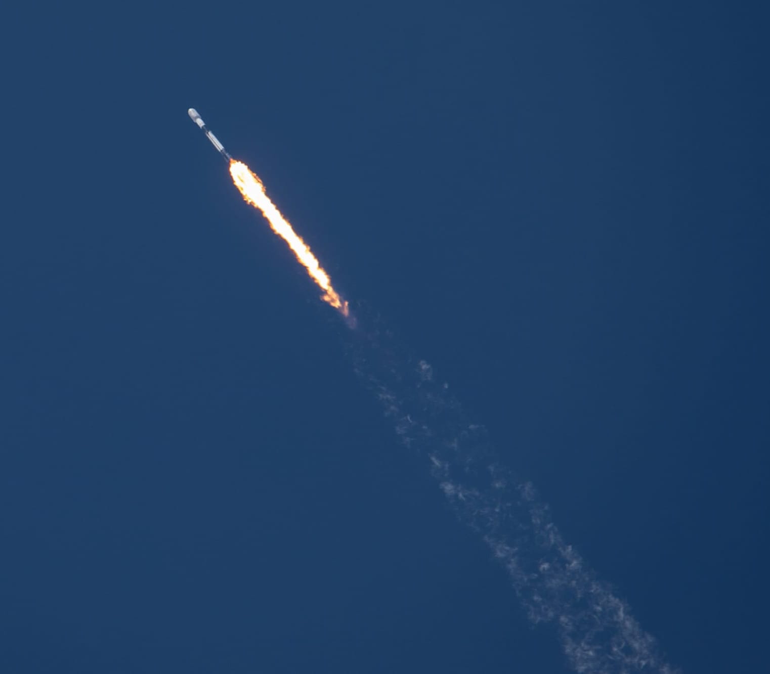 Falcon 9 during first-stage flight for the NROL-48 mission. ยฉSpaceX