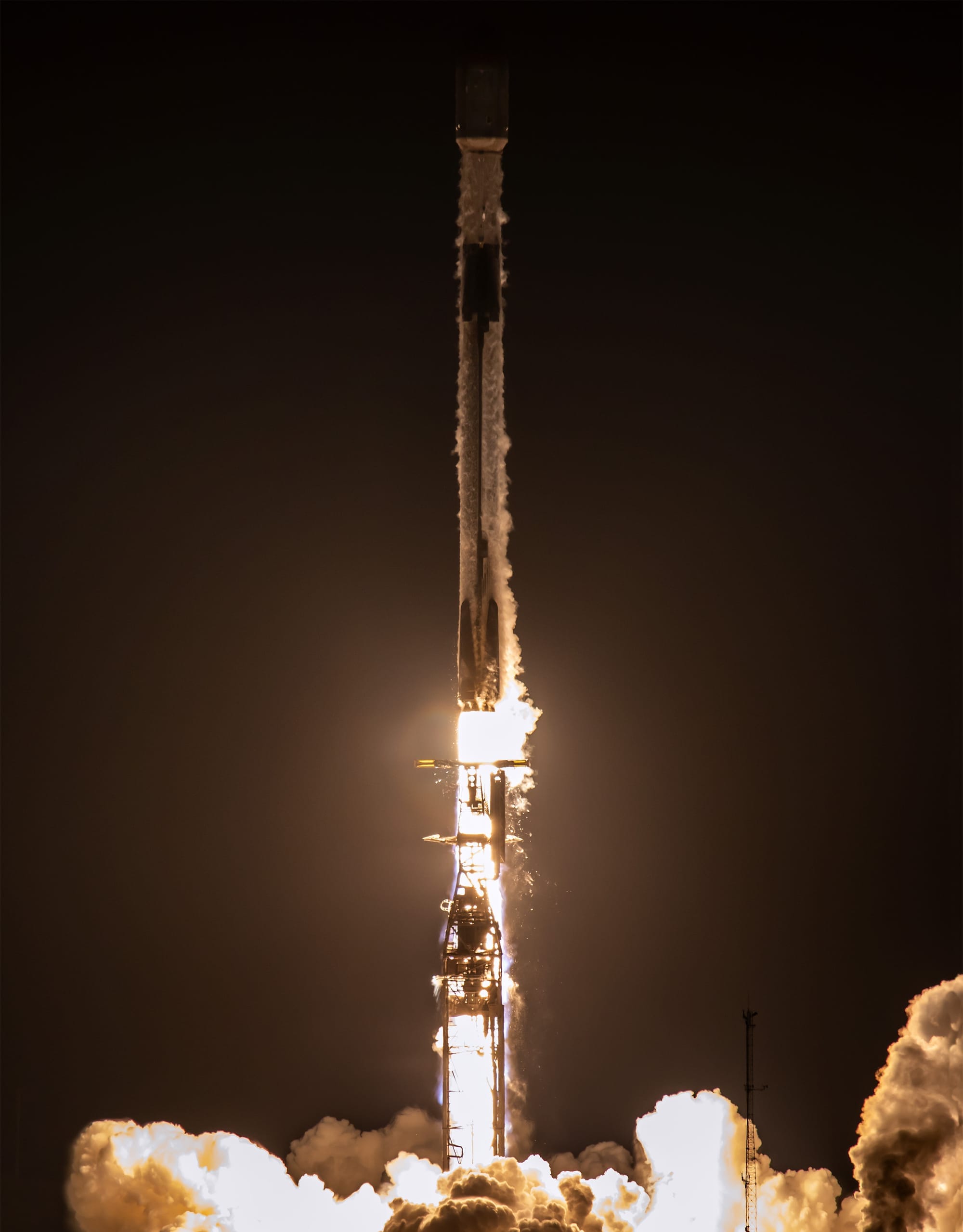 Falcon 9 lifting off from Space Launch Complex 4E for the Starlink Group 11-17 mission. ©SpaceX