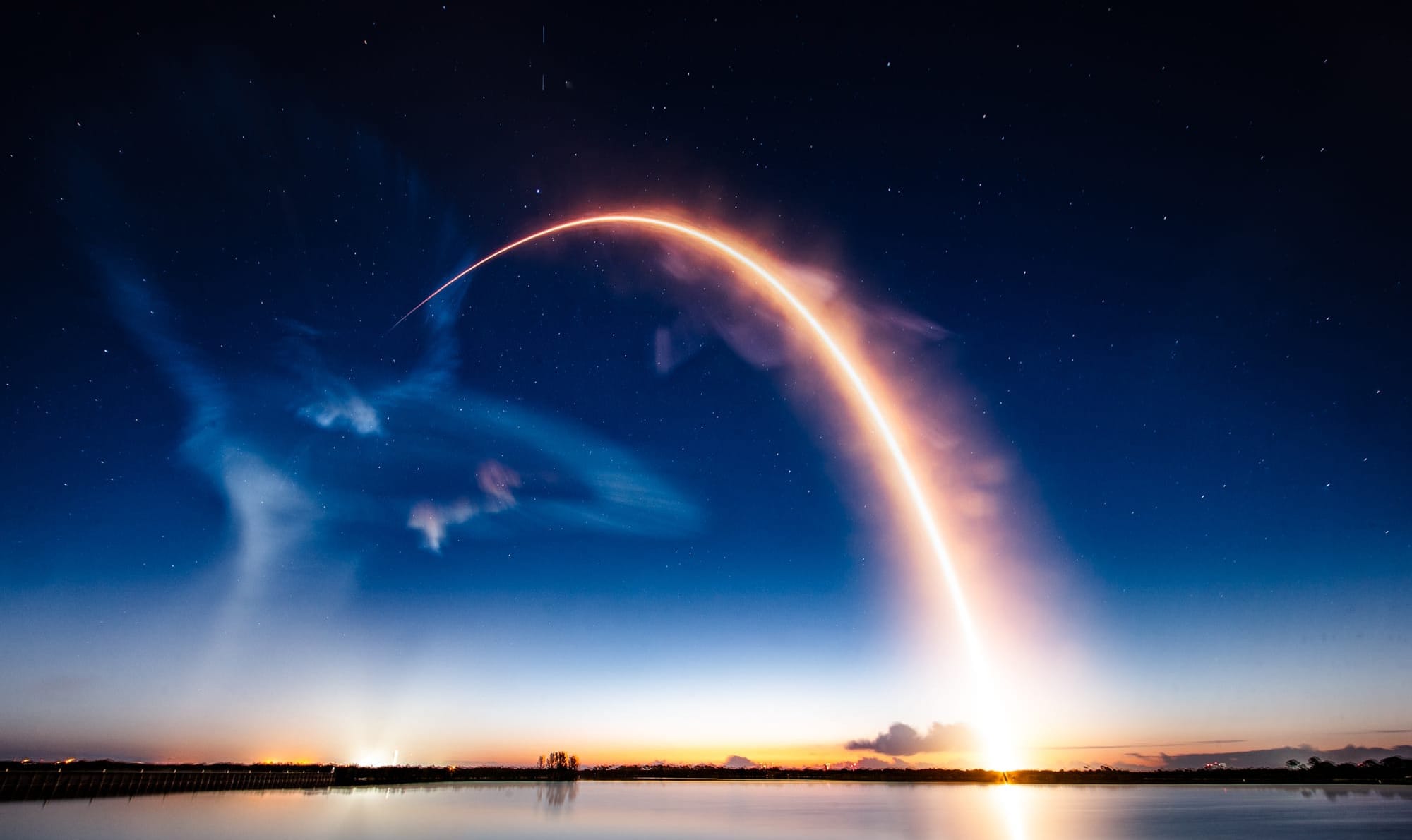 A long exposure photo of Falcon 9 flying for the Starlink Group 10-40 mission on March 4th. ©SpaceX