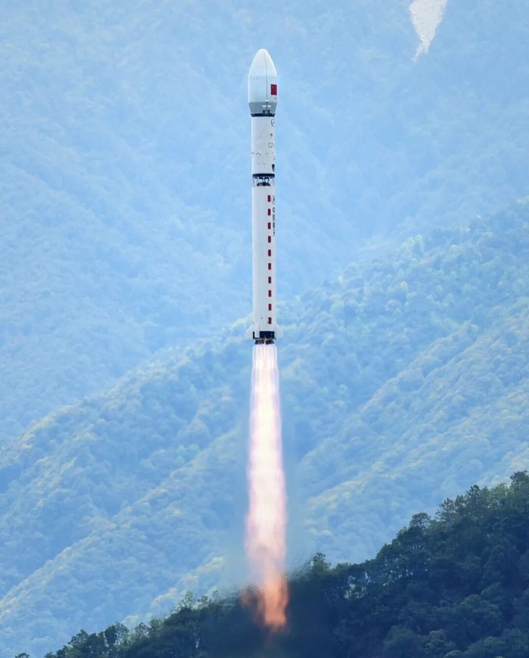 The Long March 2D Y109 vehicle during first-stage flight from the Xichang Satellite Launch Center on April 24th 2026.
