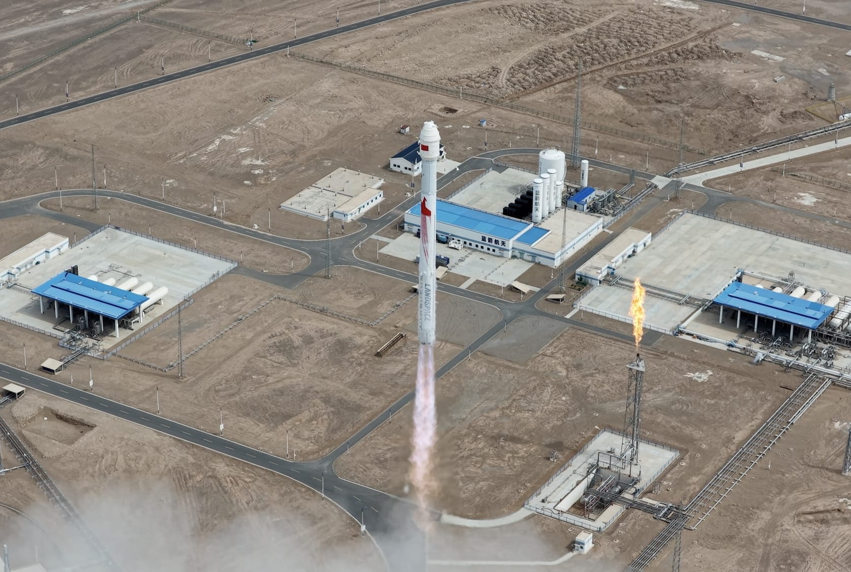 LandSpace's Zhuque-2E Y5 vehicle during first-stage flight from the Jiuquan Satellite Launch Center on May 14th 2026. ©LandSpace