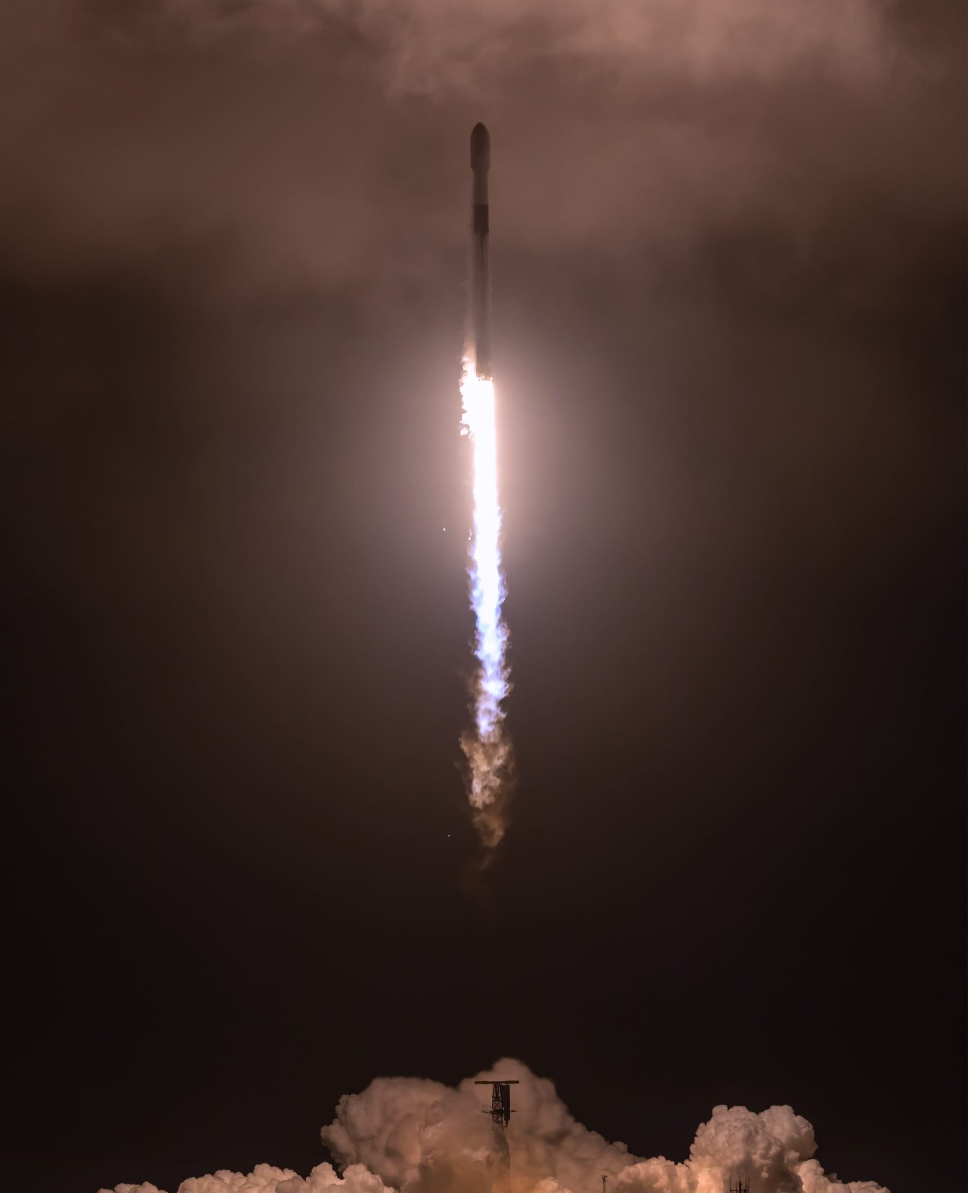 Falcon 9 launching from Space Launch Complex 4E for the Starlink Group 17-29 mission on May 6th 2026. ©SpaceX
