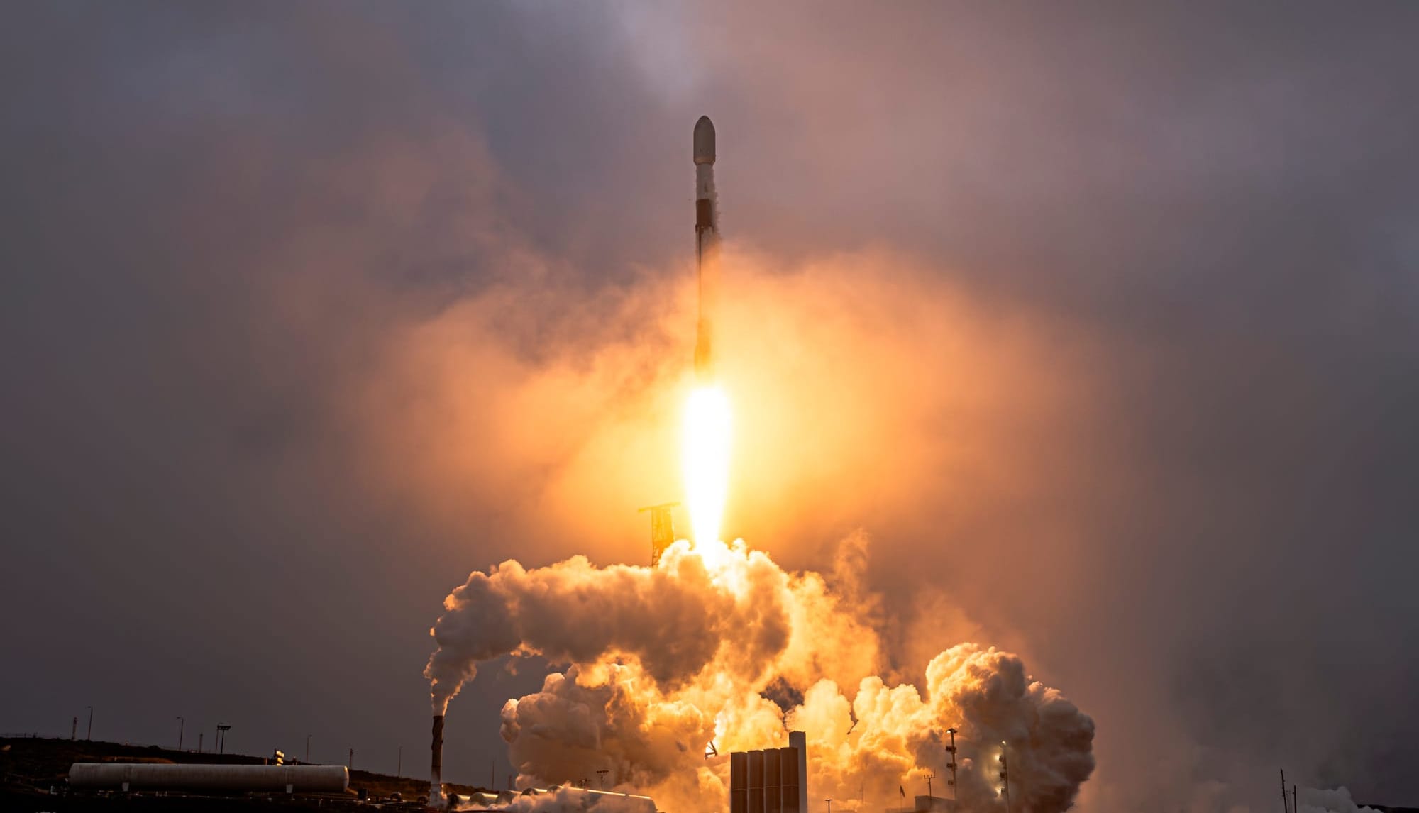 Falcon 9 lifting off from Space Launch Complex 4E for the Starlink Group 17-41 mission on May 26th 2026. ยฉSpaceX