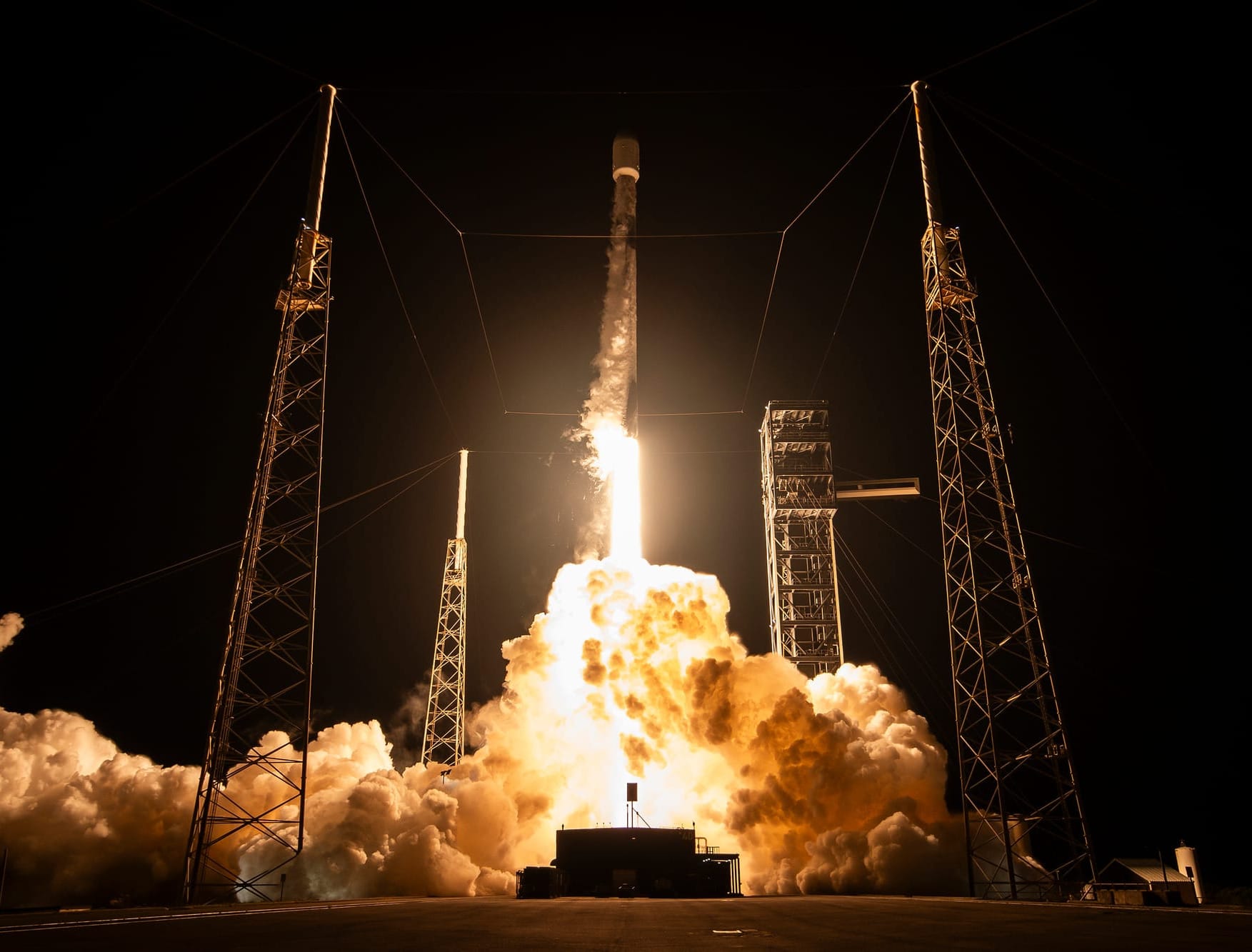 Falcon 9 lifting off from Space Launch Complex 40 to deliver three BlueBird satellites on June 17th 2026. ©SpaceX