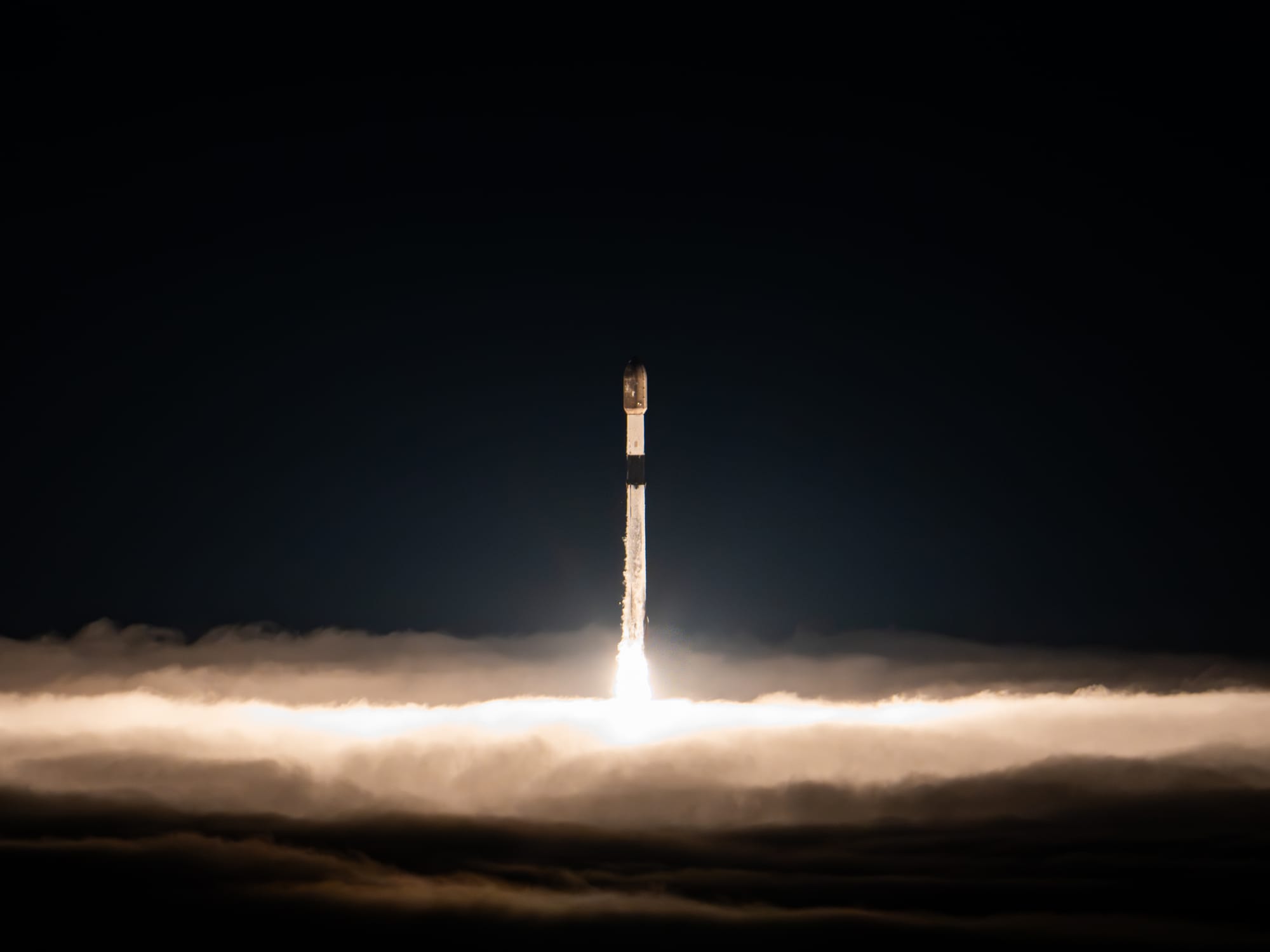 Falcon 9 during first-stage flight for the Starlink Group 15-20 missionon August 22nd 2026. ยฉSpaceX