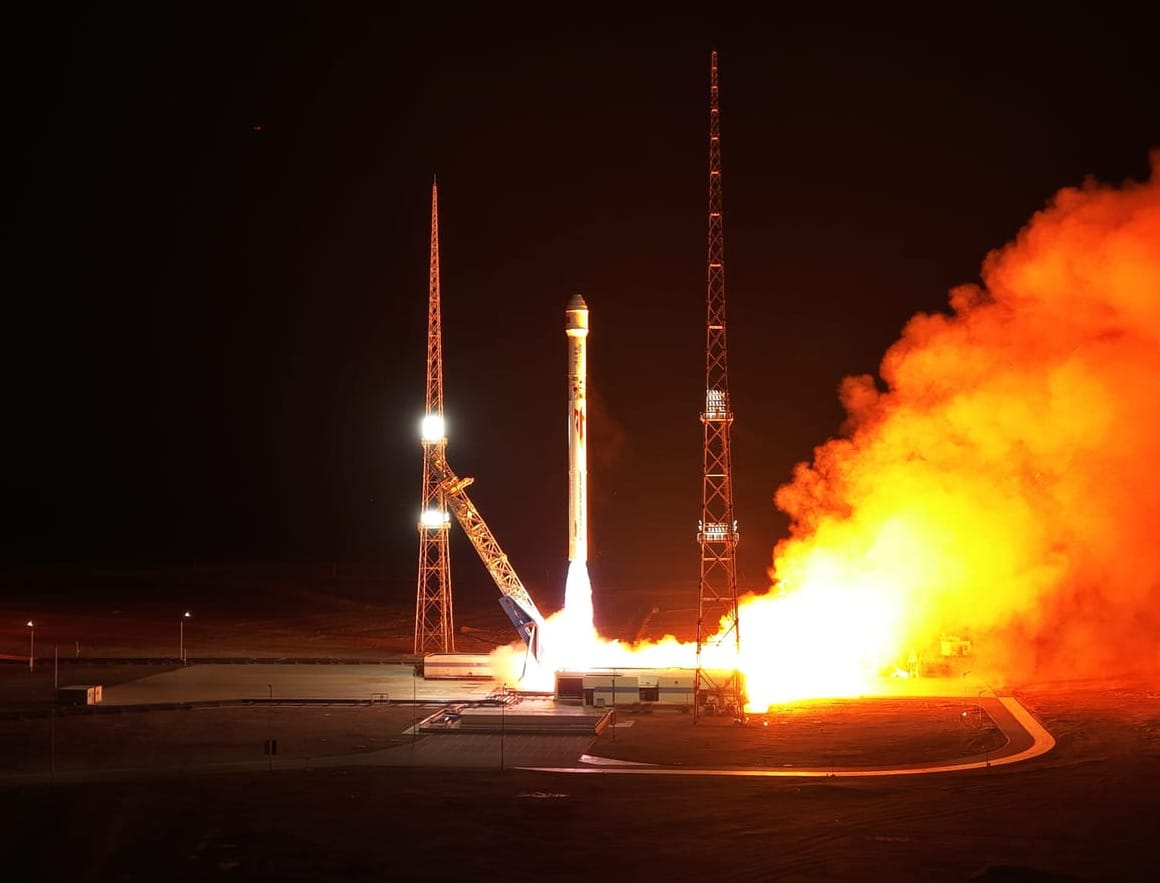 Zhuque-2E Y4 lifting off from the Jiuquan Satellite Launch Center on October 14th 2026. ©LandSpace