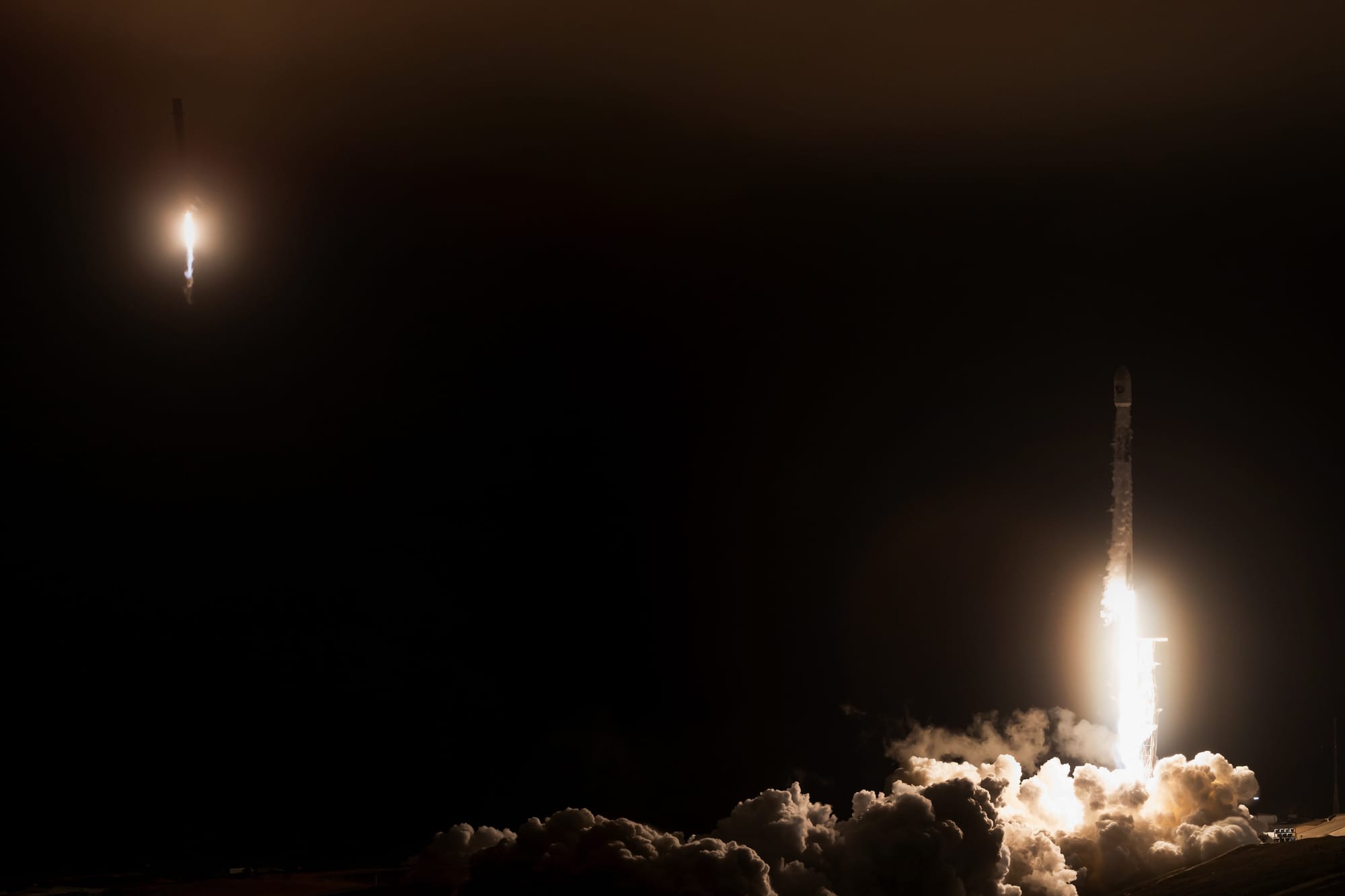 A composite photo showing B1103 descending towards Landing Zone 4 (left) and Falcon 9 departing from Space Launch Complex 4E (right) on October 10th 2026. ©SpaceX