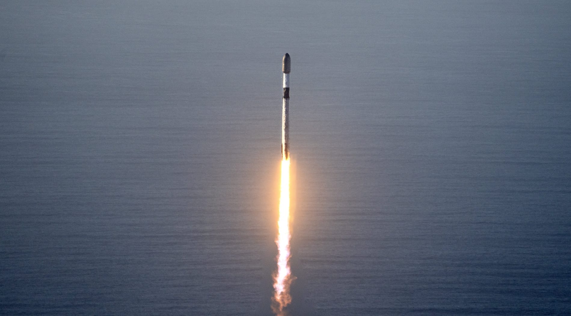 Falcon 9 during first-stage flight for the Starlink Group 15-25 mission on October 13th 2026. ©SpaceX