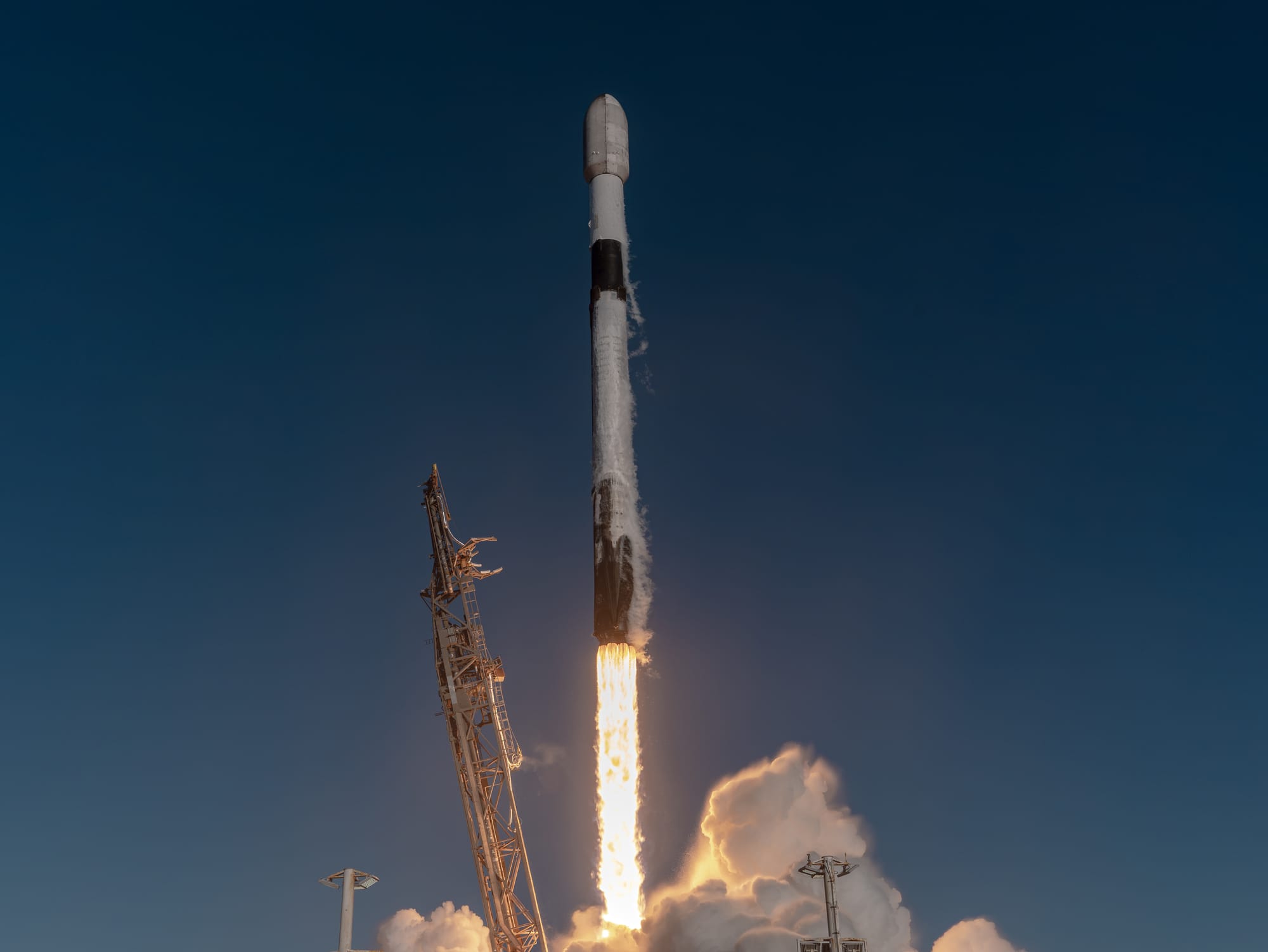 Falcon 9 departing from Space Launch Complex 4E for the USSF-481 mission on October 16th 2026. ©SpaceX