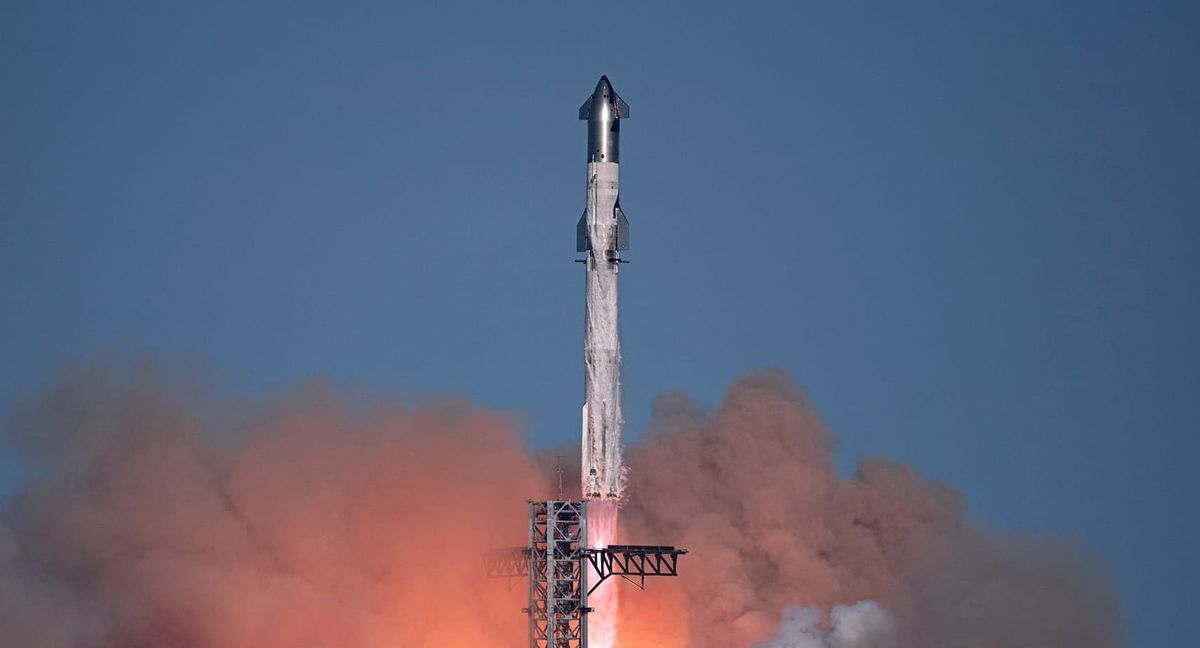Starship-Super Heavy lifting off for flight test six. ©SpaceX