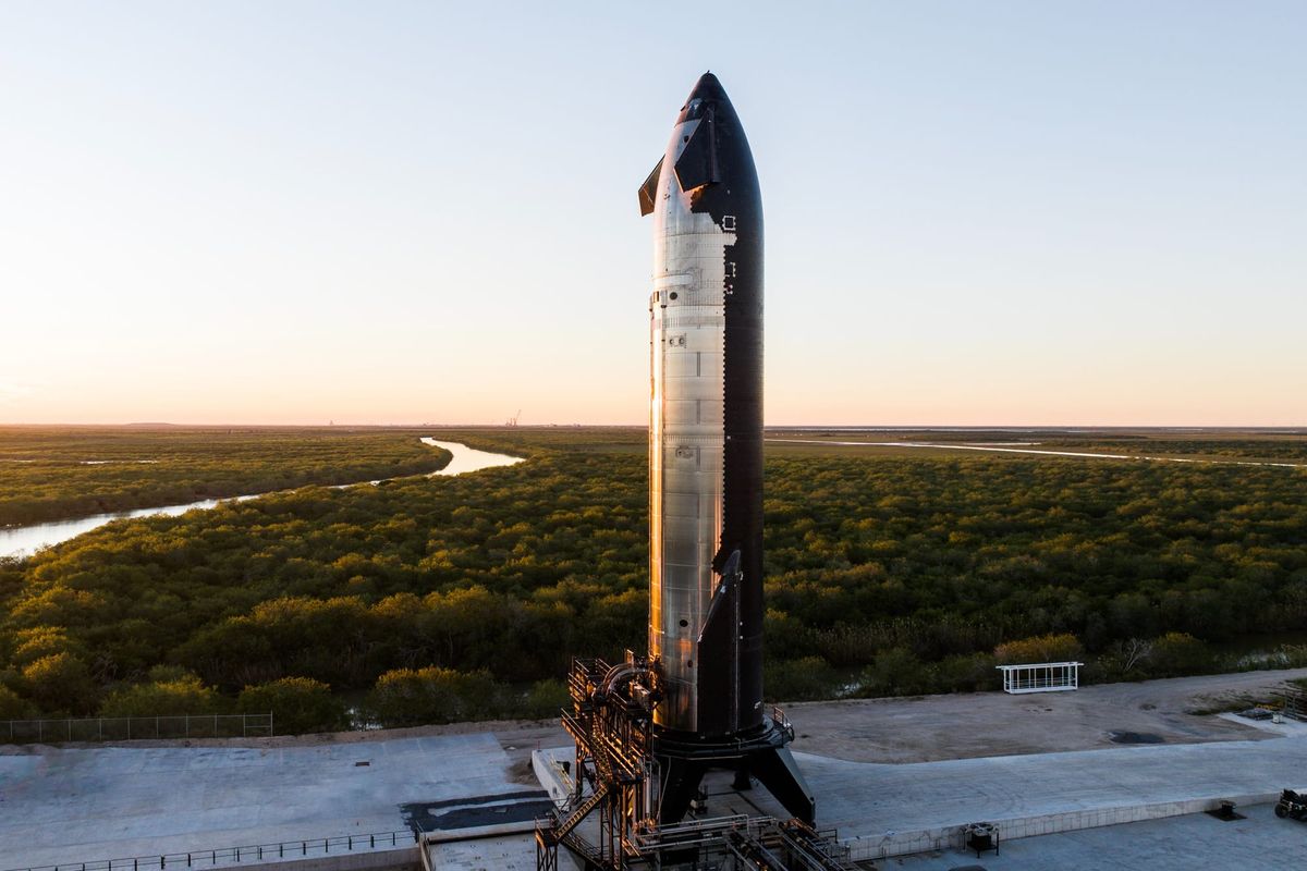 Ship 33 at the Massey's test site during its static fire campaign. ©SpaceX
