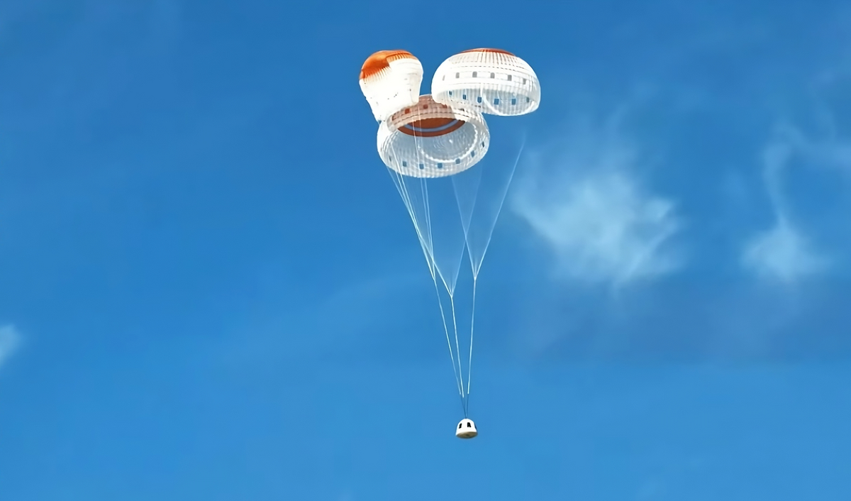 New Shepard's capsule during descent for NS-29. ©Blue Origin