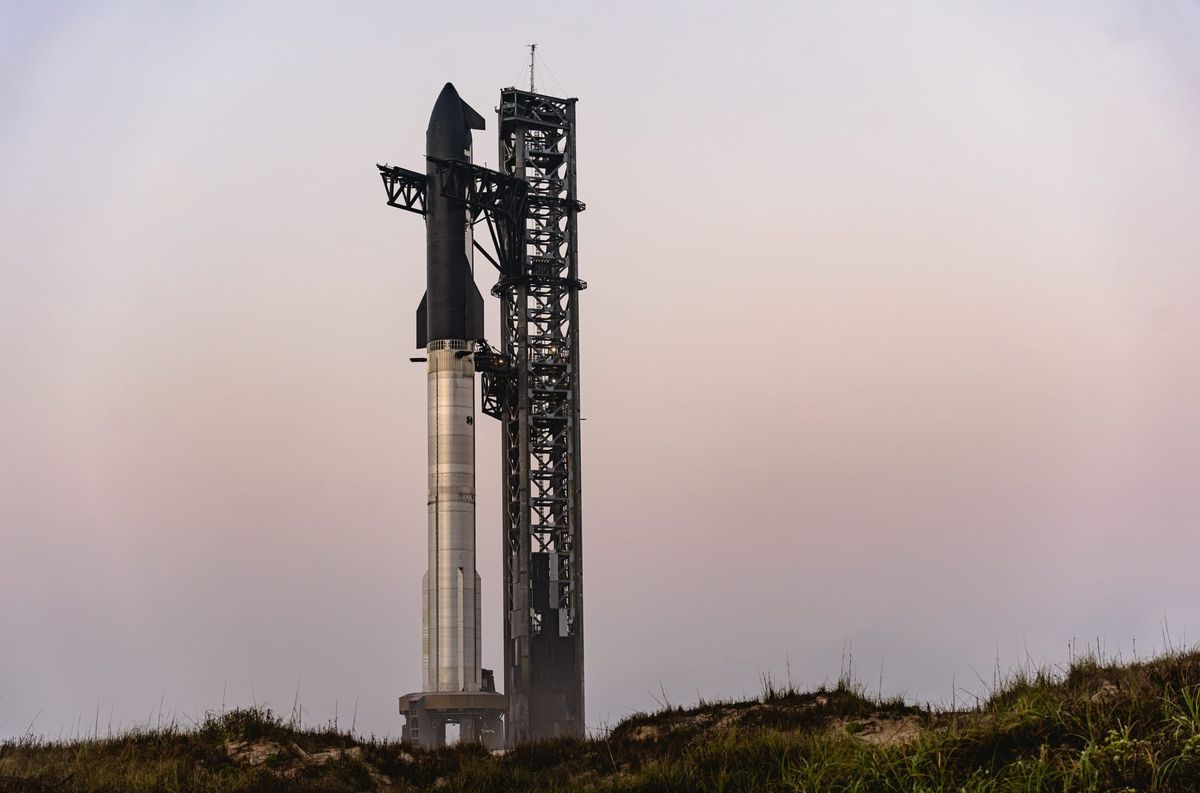 Starship-Super Heavy ahead of its eighth flight test. ©SpaceX
