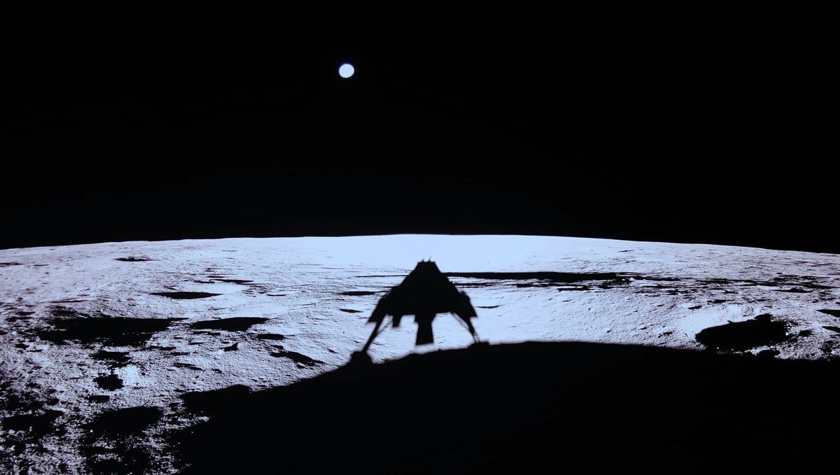The shadow of Blue Ghost seen on the lunar surface. ©Firefly Aerospace