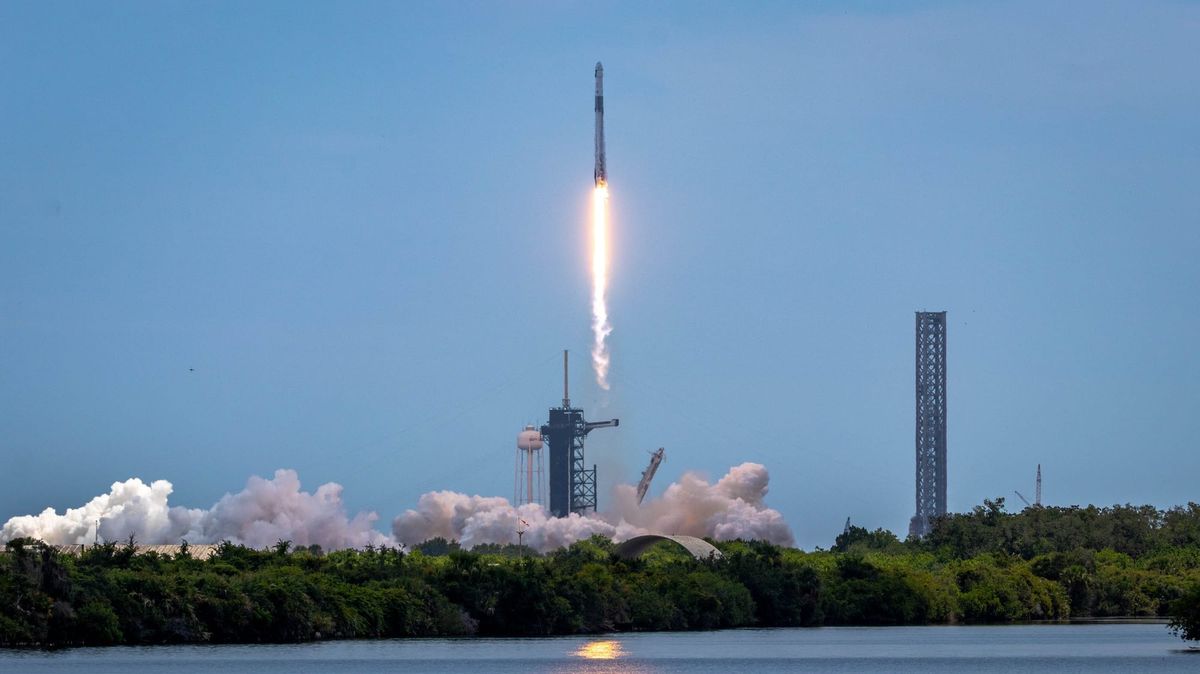 Falcon 9 lifting off from Launch Complex 39A for Crew-11. ©Derek Newsome